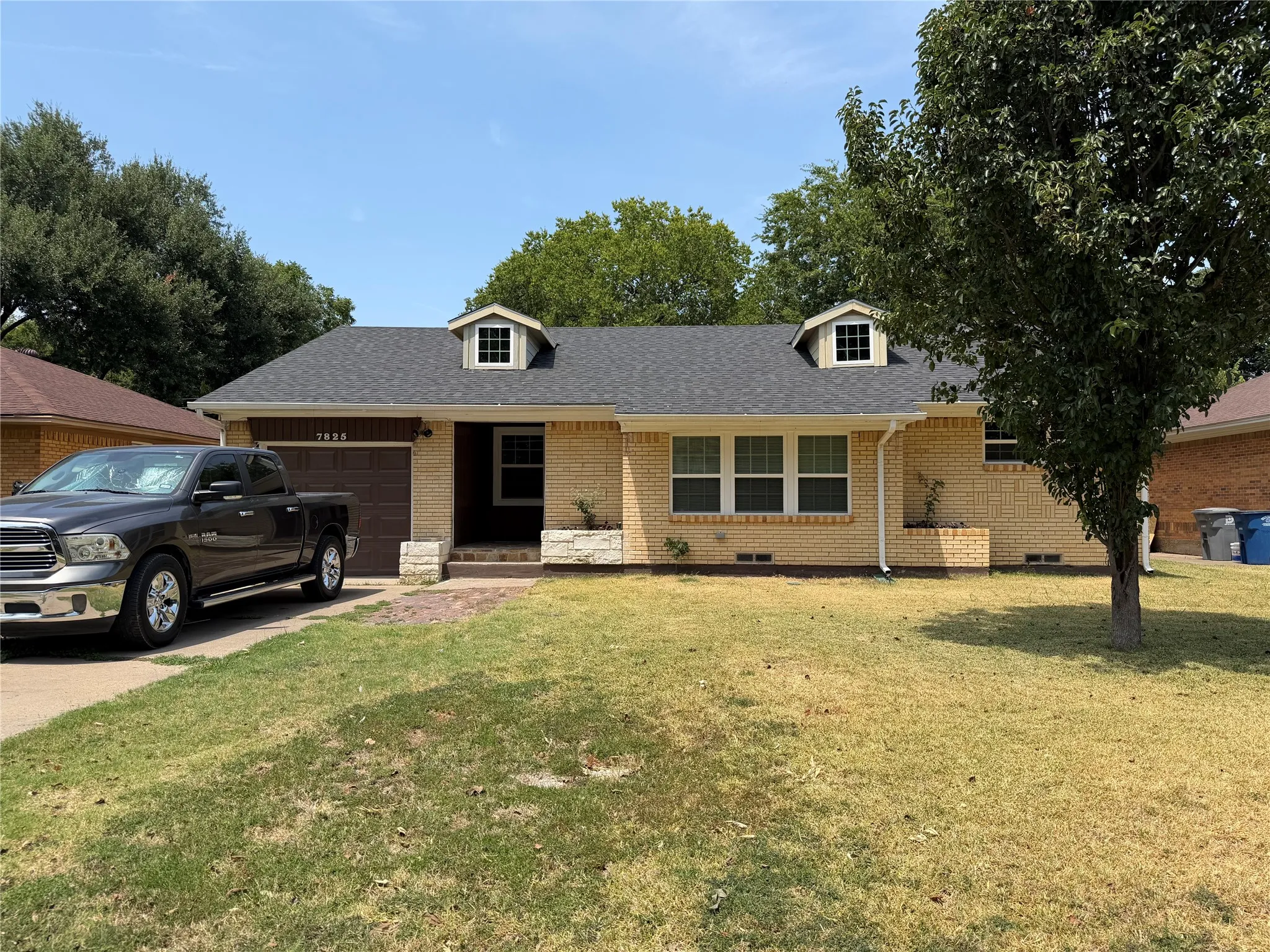 Single Family Residence For Rent in Dallas County , 7825 Dugan Street, Dallas, Texas 75217, 3 Bedroom, 2 Bathroom, 1 Garage spaces, 1,444 Sqft, built in 1956, Price $1,895, mls#21353105, Real Estate Agent in Dallas, Homes For Rent in Dallas county, Homes For Rent in Dallas, Realtor in Dallas Texas, Real Estate Brokerage Independent Realty Texas, Luminita Cordes Realtor