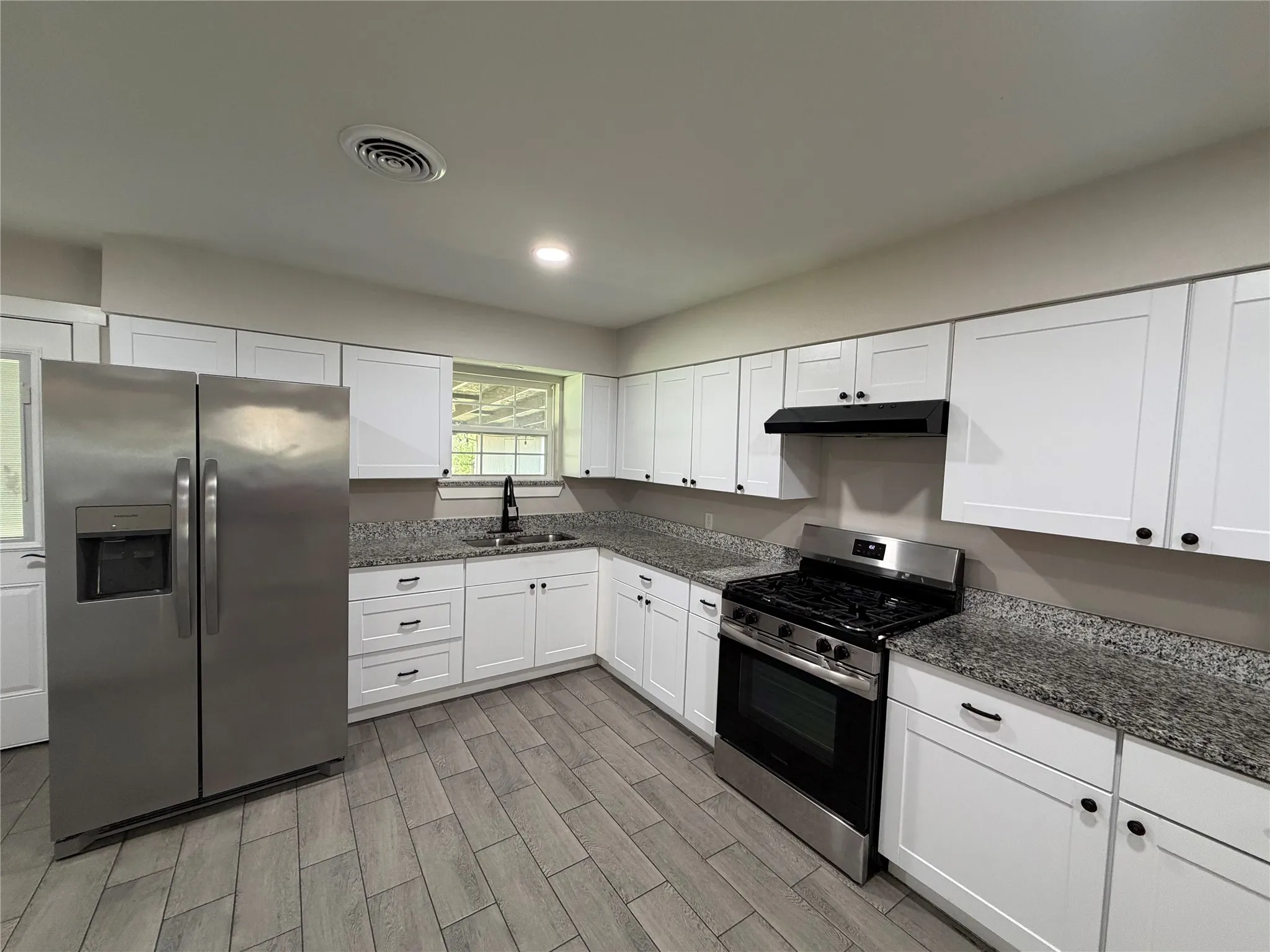 Single Family Residence For Rent in Dallas County , 7825 Dugan Street, Dallas, Texas 75217, 3 Bedroom, 2 Bathroom, 1 Garage spaces, 1,444 Sqft, built in 1956, Price $1,895, mls#21353105, Real Estate Agent in Dallas, Homes For Rent in Dallas county, Homes For Rent in Dallas, Realtor in Dallas Texas, Real Estate Brokerage Independent Realty Texas, Luminita Cordes Realtor