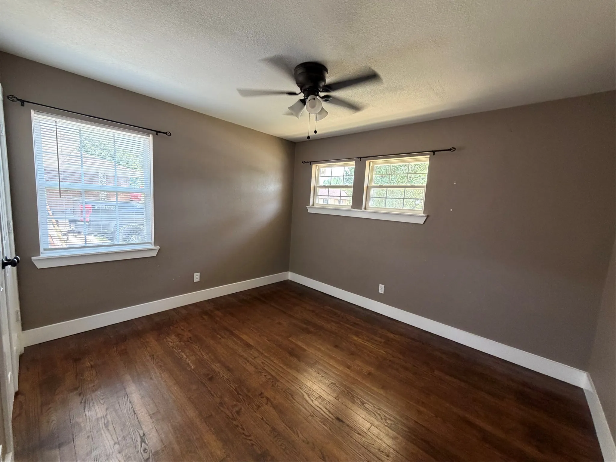 Single Family Residence For Rent in Dallas County , 7825 Dugan Street, Dallas, Texas 75217, 3 Bedroom, 2 Bathroom, 1 Garage spaces, 1,444 Sqft, built in 1956, Price $1,895, mls#21353105, Real Estate Agent in Dallas, Homes For Rent in Dallas county, Homes For Rent in Dallas, Realtor in Dallas Texas, Real Estate Brokerage Independent Realty Texas, Luminita Cordes Realtor