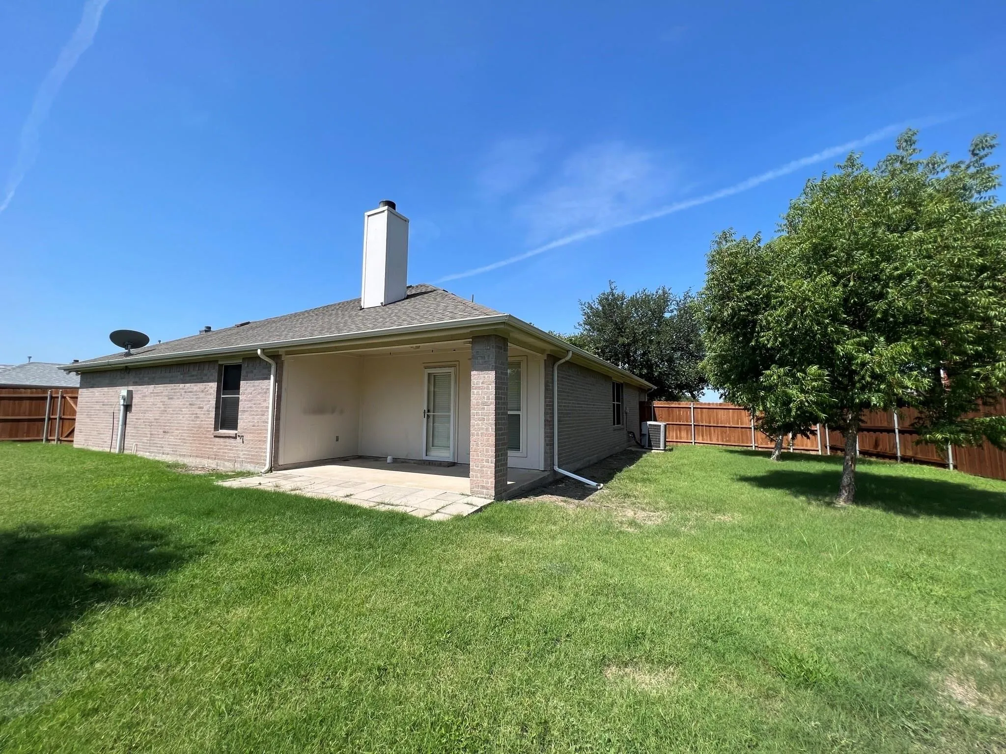 Single Family Residence For Rent in Collin County , 1234 Iowa Road, Murphy, Texas 75094, 3 Bedroom, 2 Bathroom, 2 Garage spaces, 1,917 Sqft, built in 2006, mls#21353106, Real Estate Agent in Murphy, Homes For Rent in Collin county, Homes For Rent in Murphy, Realtor in Murphy Texas, Real Estate Brokerage Independent Realty Texas, Luminita Cordes Realtor