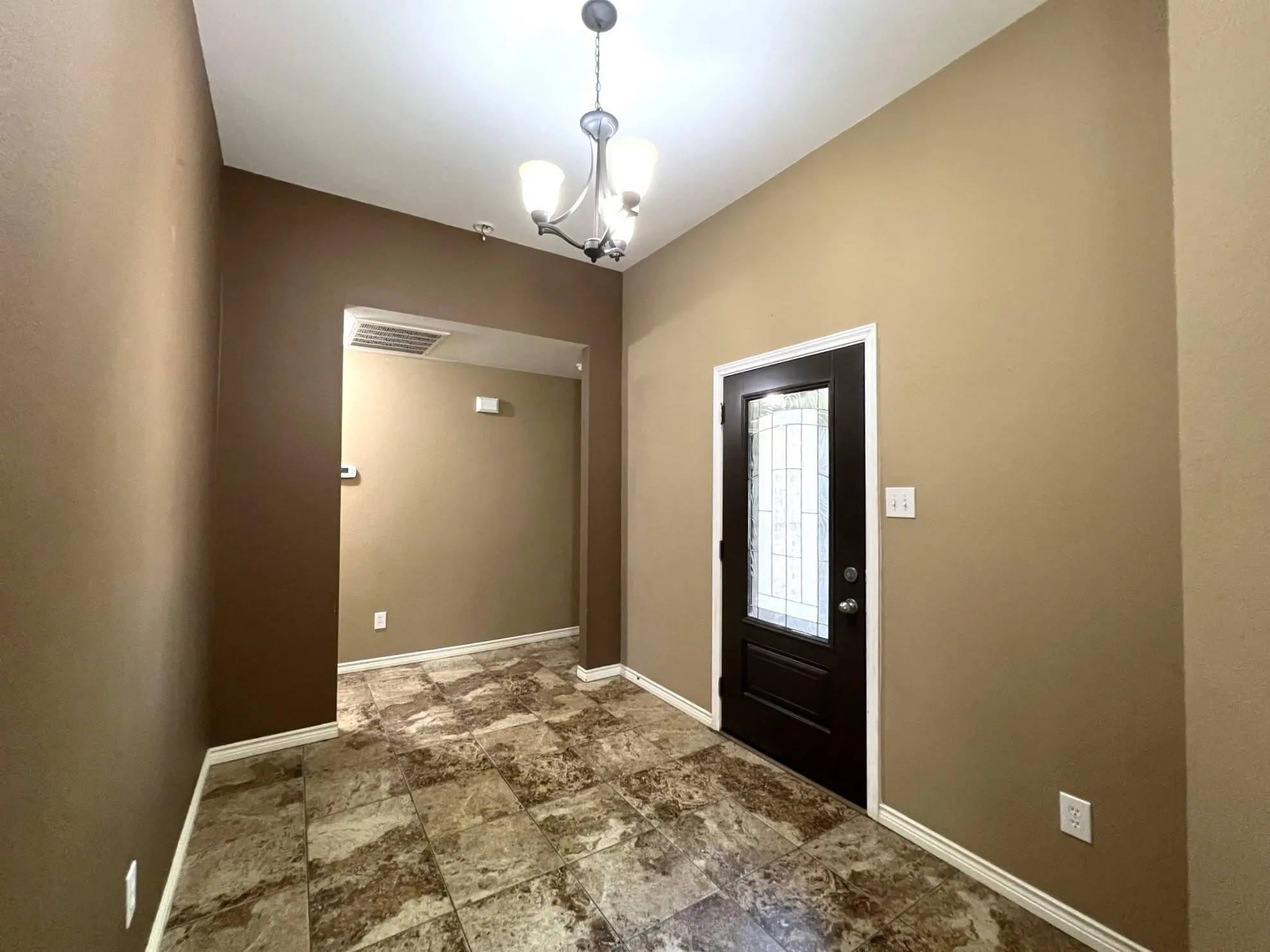 Single Family Residence For Rent in Collin County , 1234 Iowa Road, Murphy, Texas 75094, 3 Bedroom, 2 Bathroom, 2 Garage spaces, 1,917 Sqft, built in 2006, mls#21353106, Real Estate Agent in Murphy, Homes For Rent in Collin county, Homes For Rent in Murphy, Realtor in Murphy Texas, Real Estate Brokerage Independent Realty Texas, Luminita Cordes Realtor