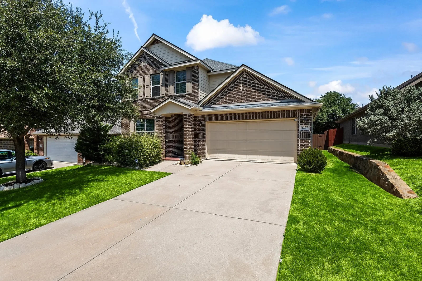 Single Family Residence For Sale in Denton County , 1277 Lasso Drive, Little Elm, Texas 75068, 4 Bedroom, 3 Bathroom, 2 Garage spaces, 2,410 Sqft, built in 2013, mls#21344880, Real Estate Agent in Little Elm, Homes For Sale in Denton county, Homes For Sale in Little Elm, Realtor in Little Elm Texas, Real Estate Brokerage Independent Realty Texas, Luminita Cordes Realtor