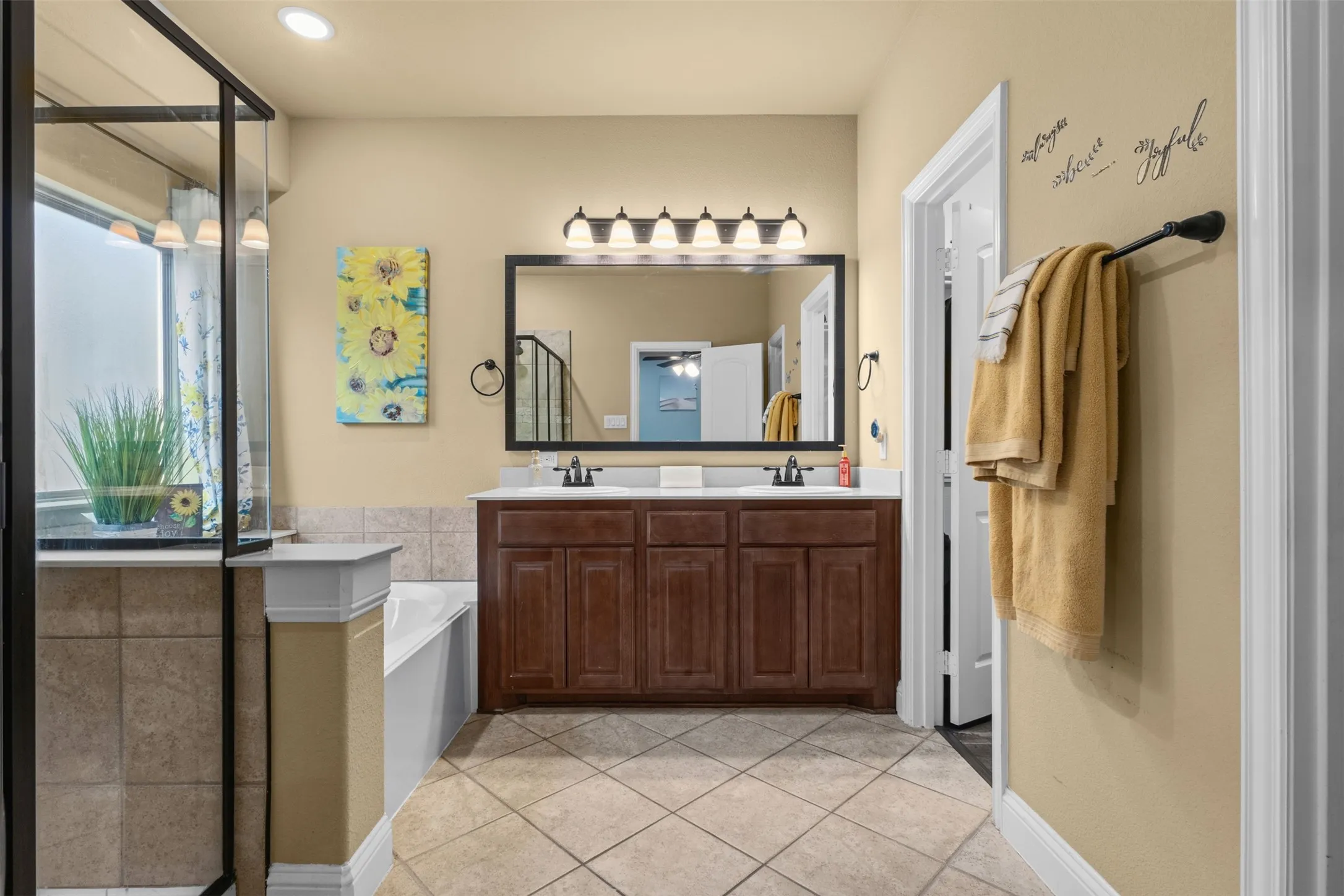 Single Family Residence For Sale in Ellis County , 205 Melody Way, Red Oak, Texas 75154, 4 Bedroom, 2 Bathroom, 2 Garage spaces, 2,010 Sqft, built in 2018, mls#21350496, Real Estate Agent in Red Oak, Homes For Sale in Ellis county, Homes For Sale in Red Oak, Realtor in Red Oak Texas, Real Estate Brokerage Independent Realty Texas, Luminita Cordes Realtor