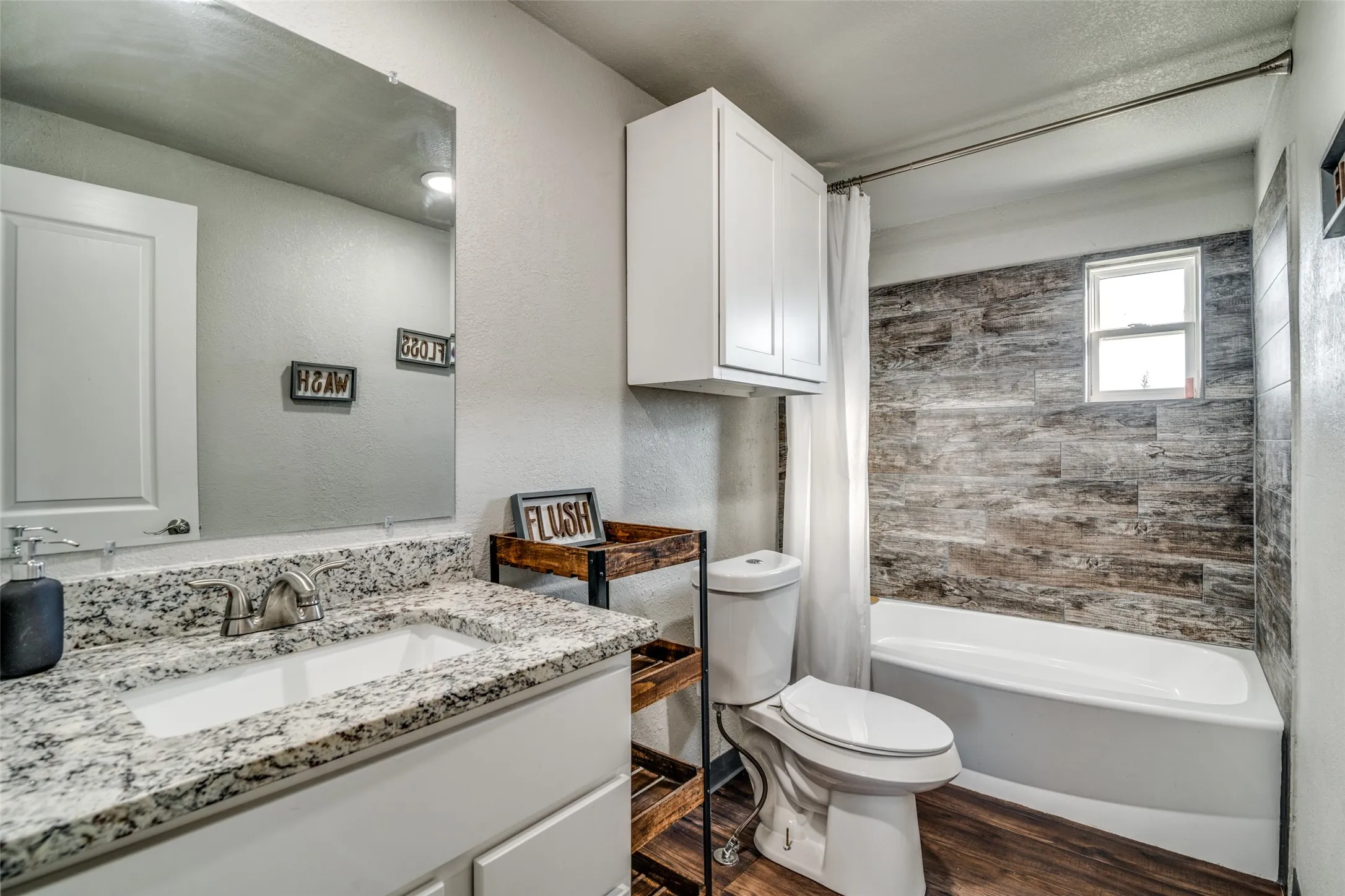 2nd bathroom
