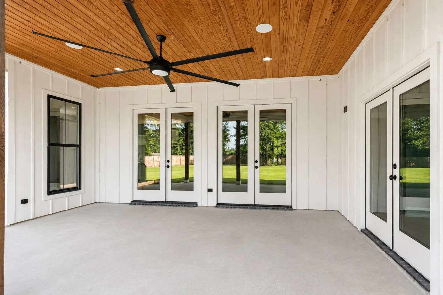 Single Family Residence For Sale in Smith County , 12241 Madison Crossing, Bullard, Texas 75757, 4 Bedrooms, 4 Bathrooms, 2 Garage spaces, 2,622 Sqft, built in 2025, Price $626,000, mls#21345600, Real Estate Agent in Bullard, Homes For Sale in Smith county, Homes For Sale in Bullard, Realtor in Bullard Texas, Real Estate Brokerage Independent Realty Texas, Luminita Cordes Realtor