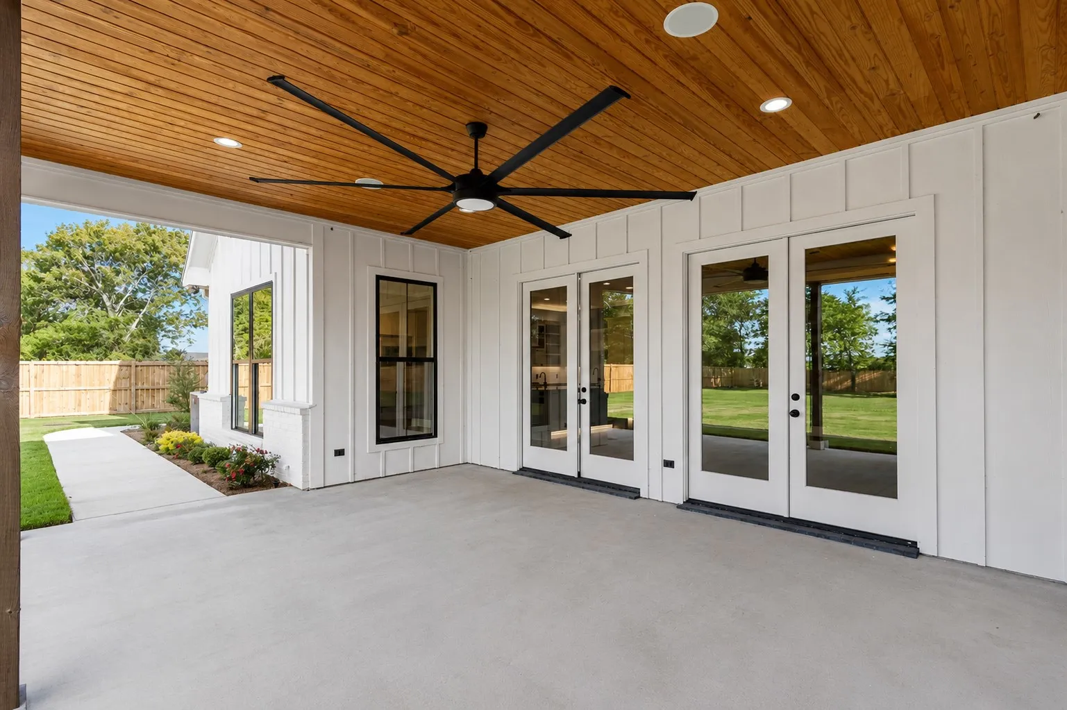 Single Family Residence For Sale in Smith County , 12241 Madison Crossing, Bullard, Texas 75757, 4 Bedrooms, 4 Bathrooms, 2 Garage spaces, 2,622 Sqft, built in 2025, Price $626,000, mls#21345600, Real Estate Agent in Bullard, Homes For Sale in Smith county, Homes For Sale in Bullard, Realtor in Bullard Texas, Real Estate Brokerage Independent Realty Texas, Luminita Cordes Realtor