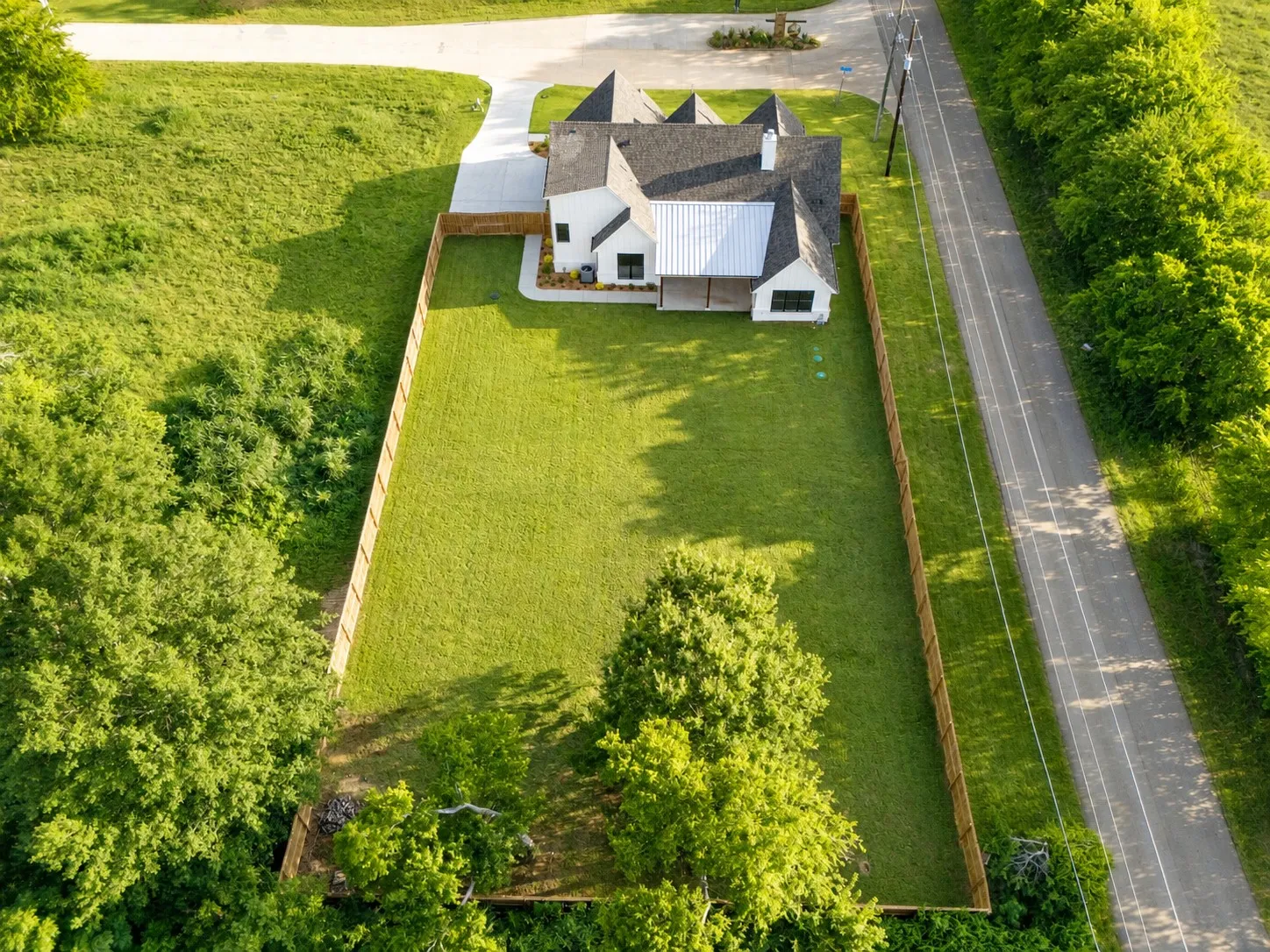 Single Family Residence For Sale in Smith County , 12241 Madison Crossing, Bullard, Texas 75757, 4 Bedrooms, 4 Bathrooms, 2 Garage spaces, 2,622 Sqft, built in 2025, Price $626,000, mls#21345600, Real Estate Agent in Bullard, Homes For Sale in Smith county, Homes For Sale in Bullard, Realtor in Bullard Texas, Real Estate Brokerage Independent Realty Texas, Luminita Cordes Realtor