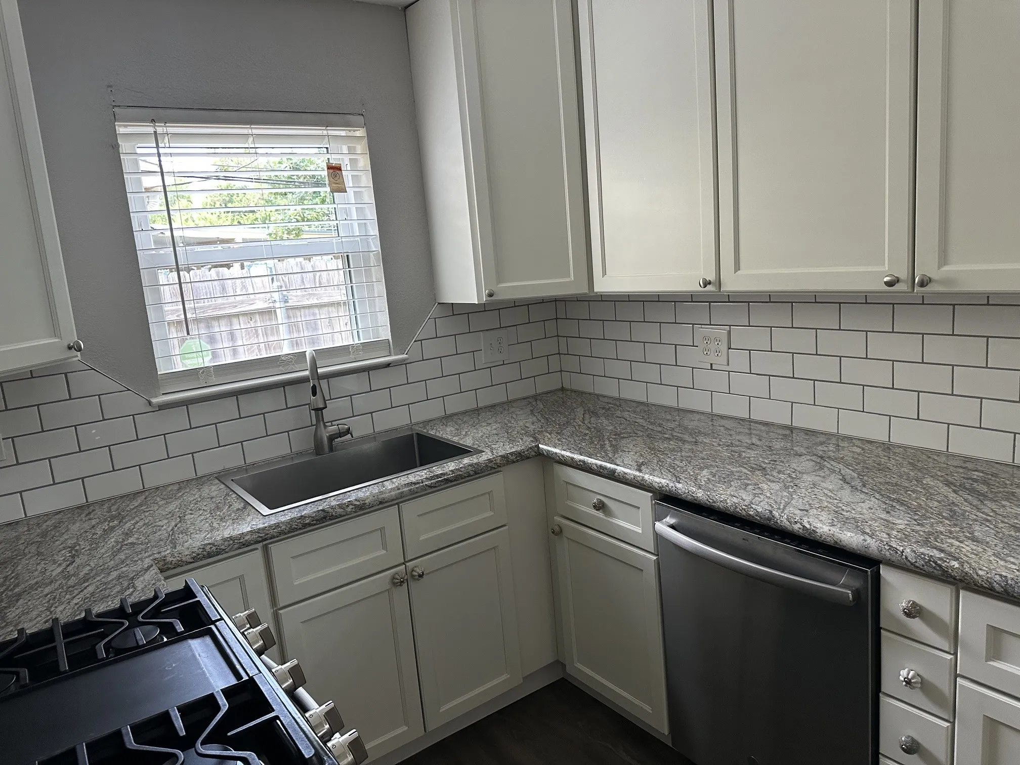 Single Family Residence For Rent in Dallas County , 3018 Gardenia Drive, Garland, Texas 75041, 3 Bedroom, 1 Bathroom, 1 Garage spaces, 1,092 Sqft, built in 1959, mls#21353115, Real Estate Agent in Garland, Homes For Rent in Dallas county, Homes For Rent in Garland, Realtor in Garland Texas, Real Estate Brokerage Independent Realty Texas, Luminita Cordes Realtor