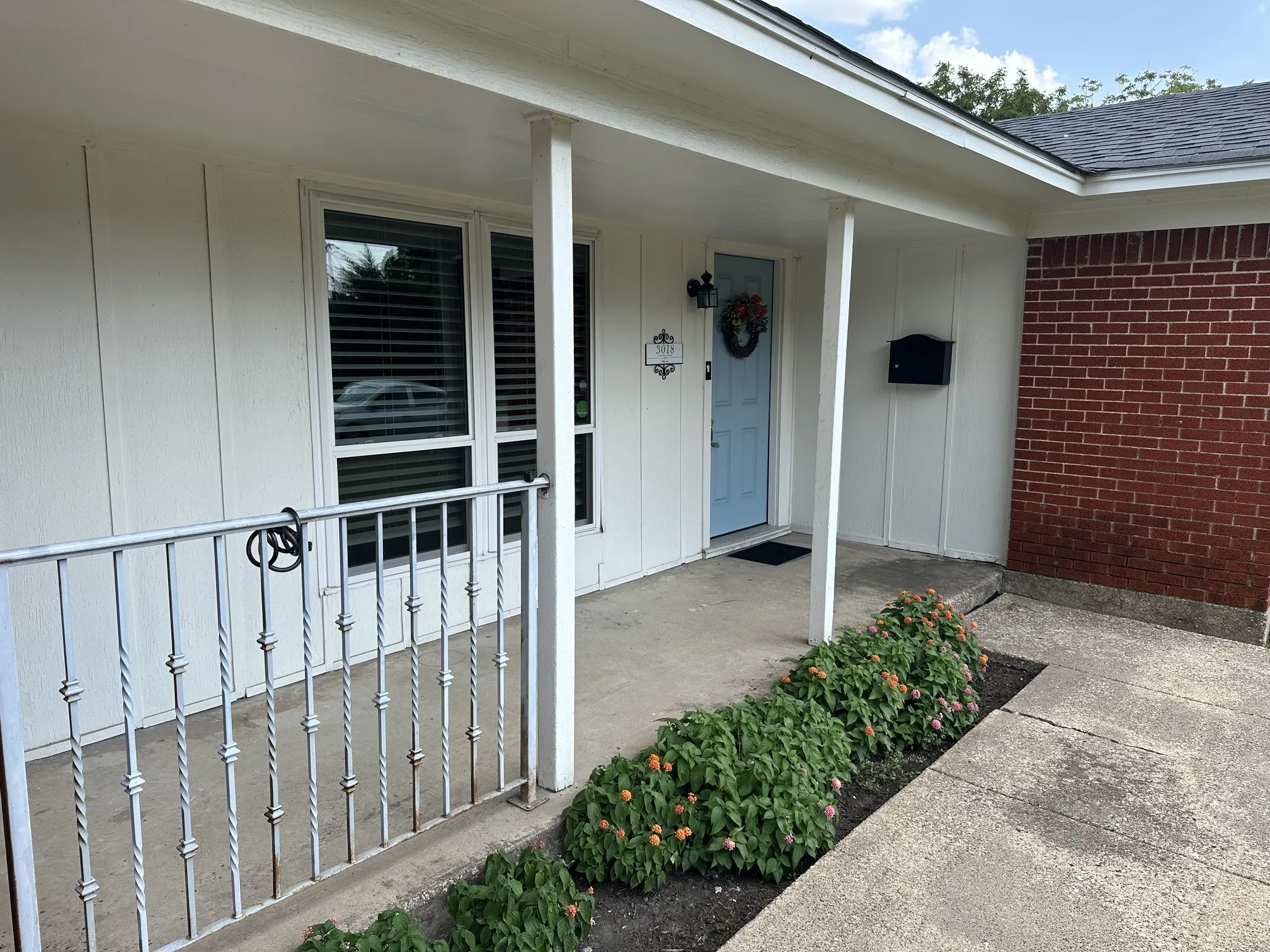 Single Family Residence For Rent in Dallas County , 3018 Gardenia Drive, Garland, Texas 75041, 3 Bedroom, 1 Bathroom, 1 Garage spaces, 1,092 Sqft, built in 1959, mls#21353115, Real Estate Agent in Garland, Homes For Rent in Dallas county, Homes For Rent in Garland, Realtor in Garland Texas, Real Estate Brokerage Independent Realty Texas, Luminita Cordes Realtor