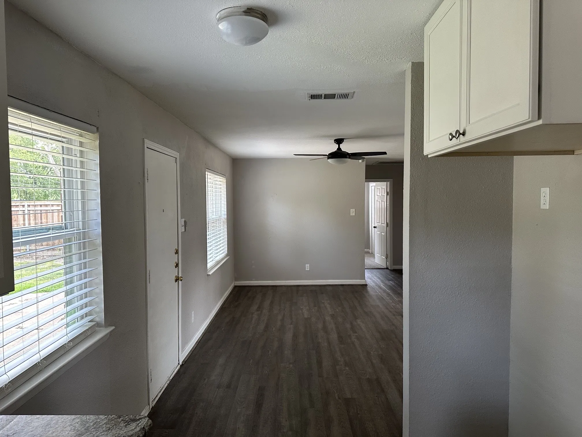 Single Family Residence For Rent in Dallas County , 3018 Gardenia Drive, Garland, Texas 75041, 3 Bedroom, 1 Bathroom, 1 Garage spaces, 1,092 Sqft, built in 1959, mls#21353115, Real Estate Agent in Garland, Homes For Rent in Dallas county, Homes For Rent in Garland, Realtor in Garland Texas, Real Estate Brokerage Independent Realty Texas, Luminita Cordes Realtor