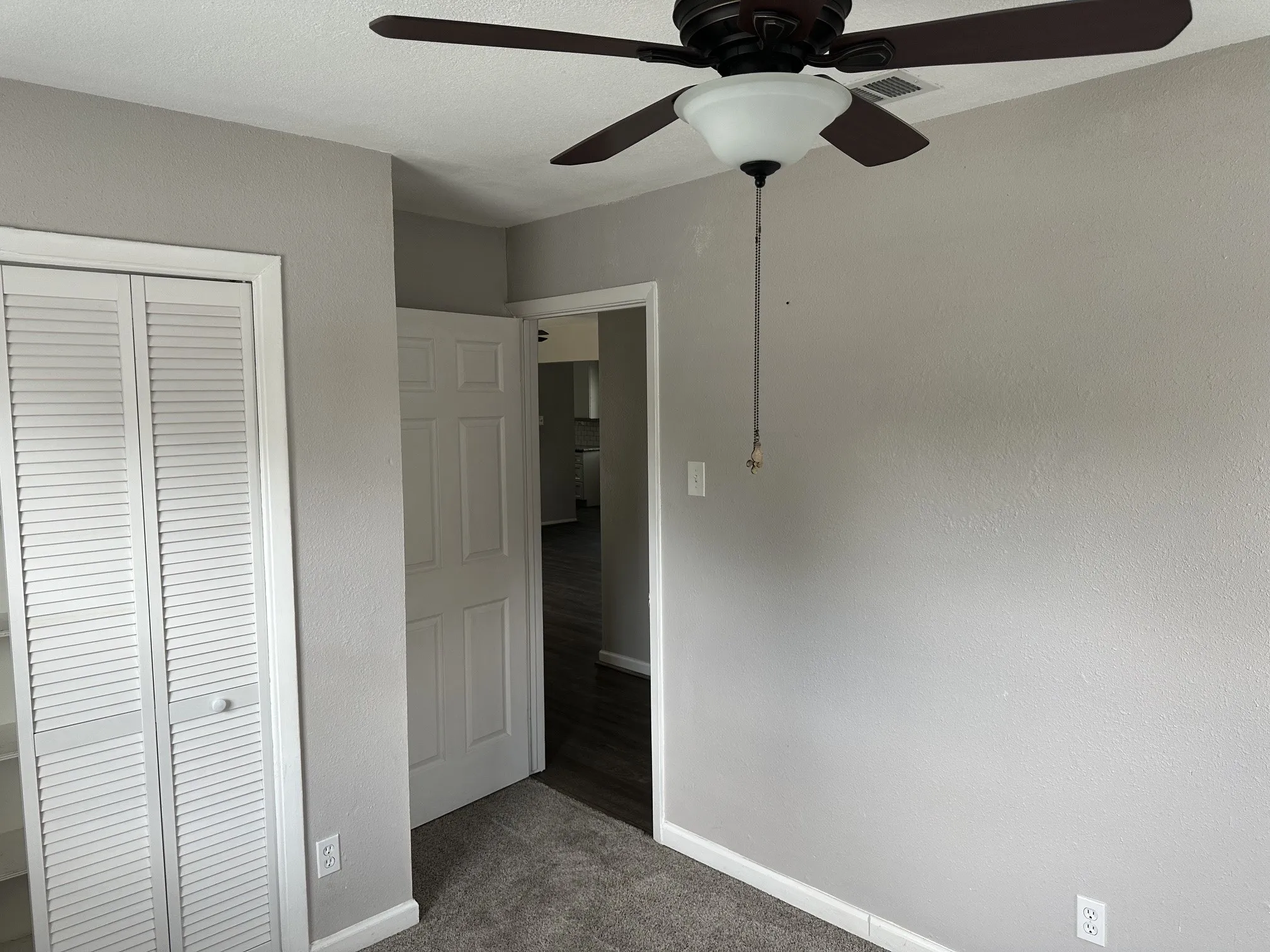 Single Family Residence For Rent in Dallas County , 3018 Gardenia Drive, Garland, Texas 75041, 3 Bedroom, 1 Bathroom, 1 Garage spaces, 1,092 Sqft, built in 1959, mls#21353115, Real Estate Agent in Garland, Homes For Rent in Dallas county, Homes For Rent in Garland, Realtor in Garland Texas, Real Estate Brokerage Independent Realty Texas, Luminita Cordes Realtor