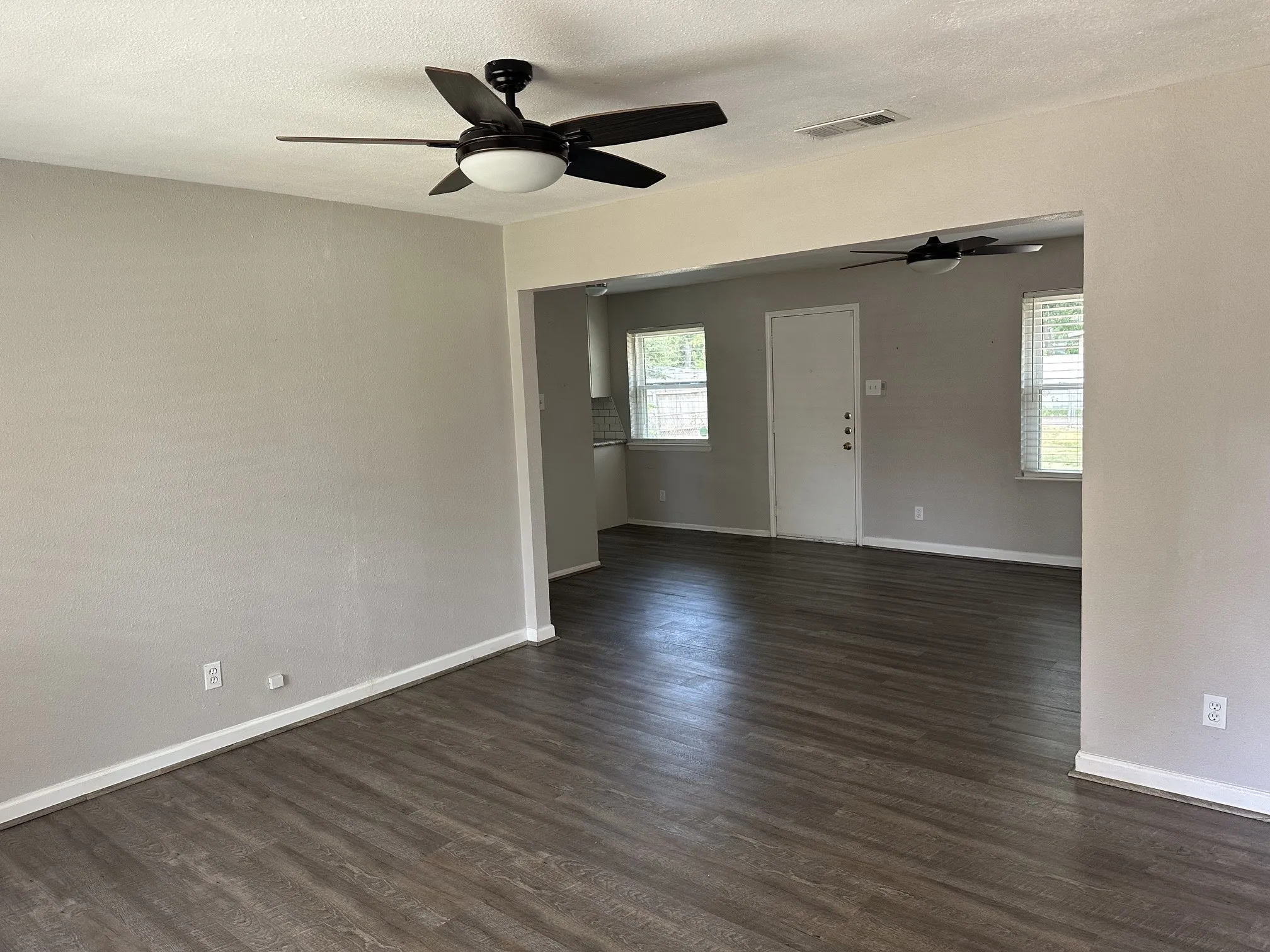 Single Family Residence For Rent in Dallas County , 3018 Gardenia Drive, Garland, Texas 75041, 3 Bedroom, 1 Bathroom, 1 Garage spaces, 1,092 Sqft, built in 1959, mls#21353115, Real Estate Agent in Garland, Homes For Rent in Dallas county, Homes For Rent in Garland, Realtor in Garland Texas, Real Estate Brokerage Independent Realty Texas, Luminita Cordes Realtor