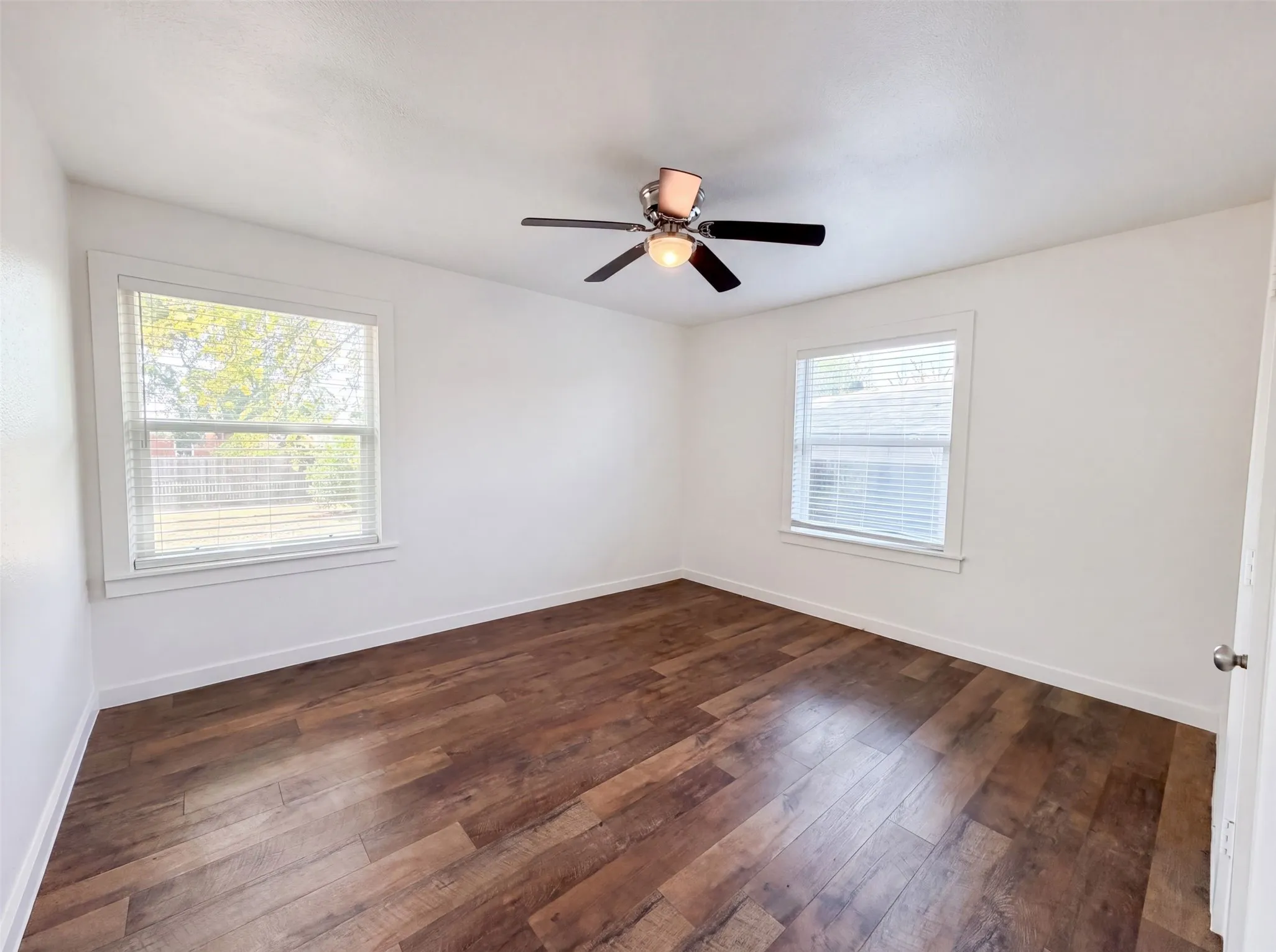 Single Family Residence For Sale in Tarrant County , 832 Central Drive, Bedford, Texas 76022, 3 Bedroom, 2 Bathroom, Garage spaces, 1,673 Sqft, built in 1956, mls#21353122, Real Estate Agent in Bedford, Homes For Sale in Tarrant county, Homes For Sale in Bedford, Realtor in Bedford Texas, Real Estate Brokerage Independent Realty Texas, Luminita Cordes Realtor