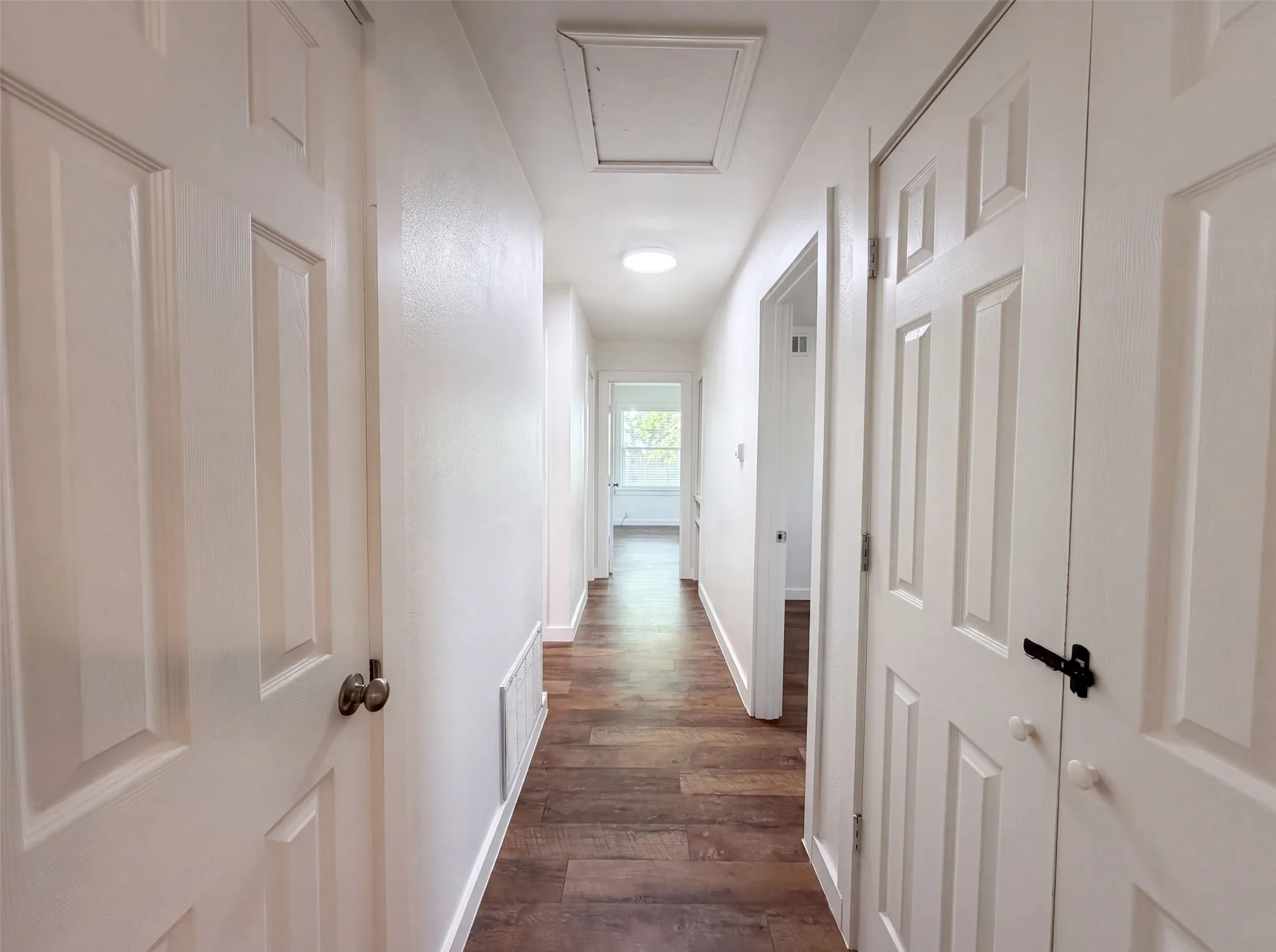 Single Family Residence For Sale in Tarrant County , 832 Central Drive, Bedford, Texas 76022, 3 Bedroom, 2 Bathroom, Garage spaces, 1,673 Sqft, built in 1956, mls#21353122, Real Estate Agent in Bedford, Homes For Sale in Tarrant county, Homes For Sale in Bedford, Realtor in Bedford Texas, Real Estate Brokerage Independent Realty Texas, Luminita Cordes Realtor