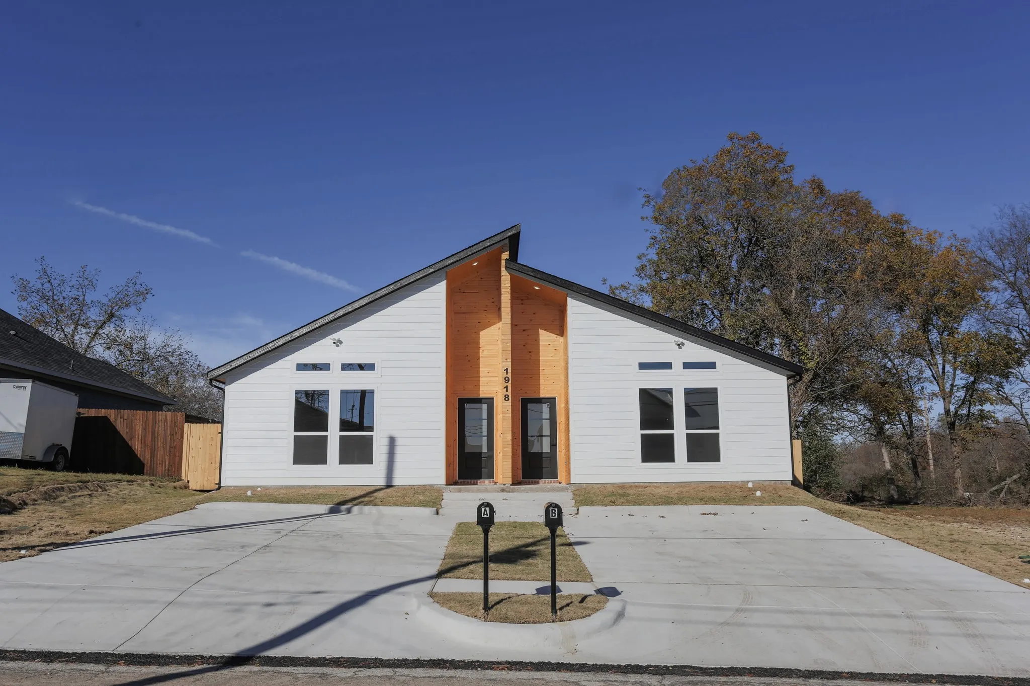 Duplex For Sale in Hunt County , 1918 Church Street, Greenville, Texas 75401, 6 Bedroom, 4 Bathroom, Garage spaces, 0 Sqft, built in 2023, mls#21353093, Real Estate Agent in Greenville, Homes For Sale in Hunt county, Homes For Sale in Greenville, Realtor in Greenville Texas, Real Estate Brokerage Independent Realty Texas, Luminita Cordes Realtor