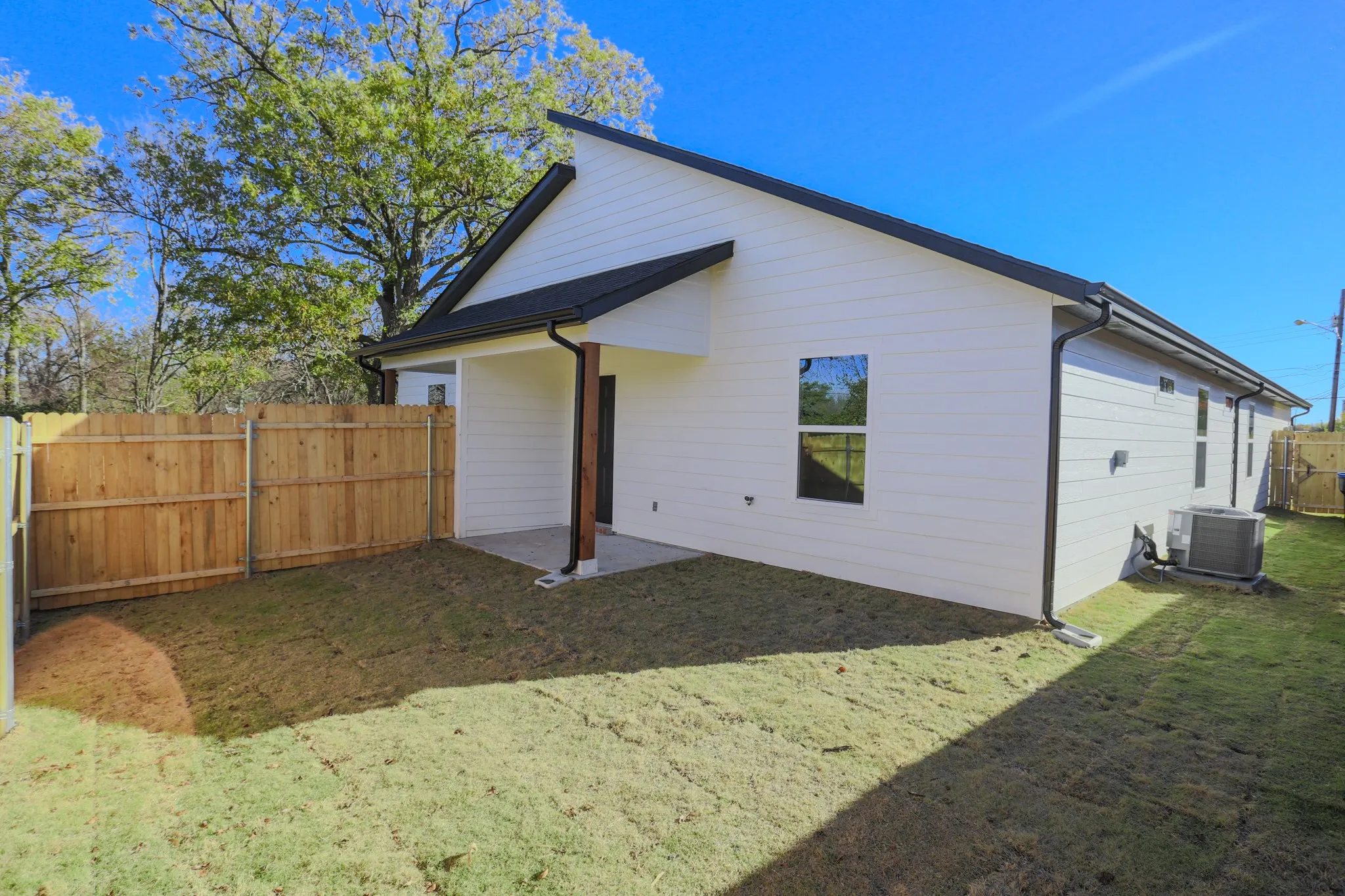 Duplex For Sale in Hunt County , 1918 Church Street, Greenville, Texas 75401, 6 Bedroom, 4 Bathroom, Garage spaces, 0 Sqft, built in 2023, mls#21353093, Real Estate Agent in Greenville, Homes For Sale in Hunt county, Homes For Sale in Greenville, Realtor in Greenville Texas, Real Estate Brokerage Independent Realty Texas, Luminita Cordes Realtor