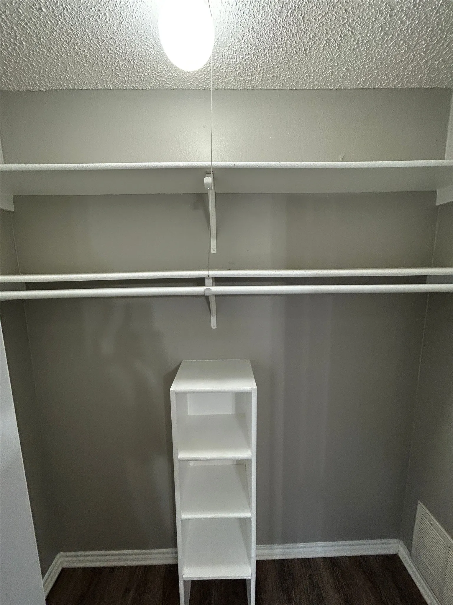 Duplex For Rent in Tarrant County , 404 Jordan Lane, Arlington, Texas 76012, 0, 1 Bathroom, Garage spaces, 989 Sqft, built in 1980, mls#21353130, Real Estate Agent in Arlington, Homes For Rent in Tarrant county, Homes For Rent in Arlington, Realtor in Arlington Texas, Real Estate Brokerage Independent Realty Texas, Luminita Cordes Realtor