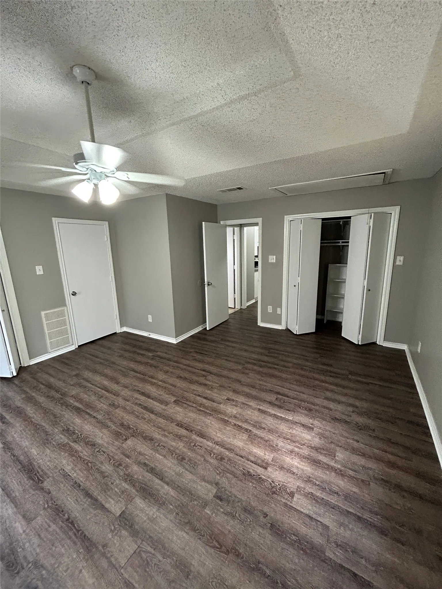 Duplex For Rent in Tarrant County , 404 Jordan Lane, Arlington, Texas 76012, 0, 1 Bathroom, Garage spaces, 989 Sqft, built in 1980, mls#21353130, Real Estate Agent in Arlington, Homes For Rent in Tarrant county, Homes For Rent in Arlington, Realtor in Arlington Texas, Real Estate Brokerage Independent Realty Texas, Luminita Cordes Realtor