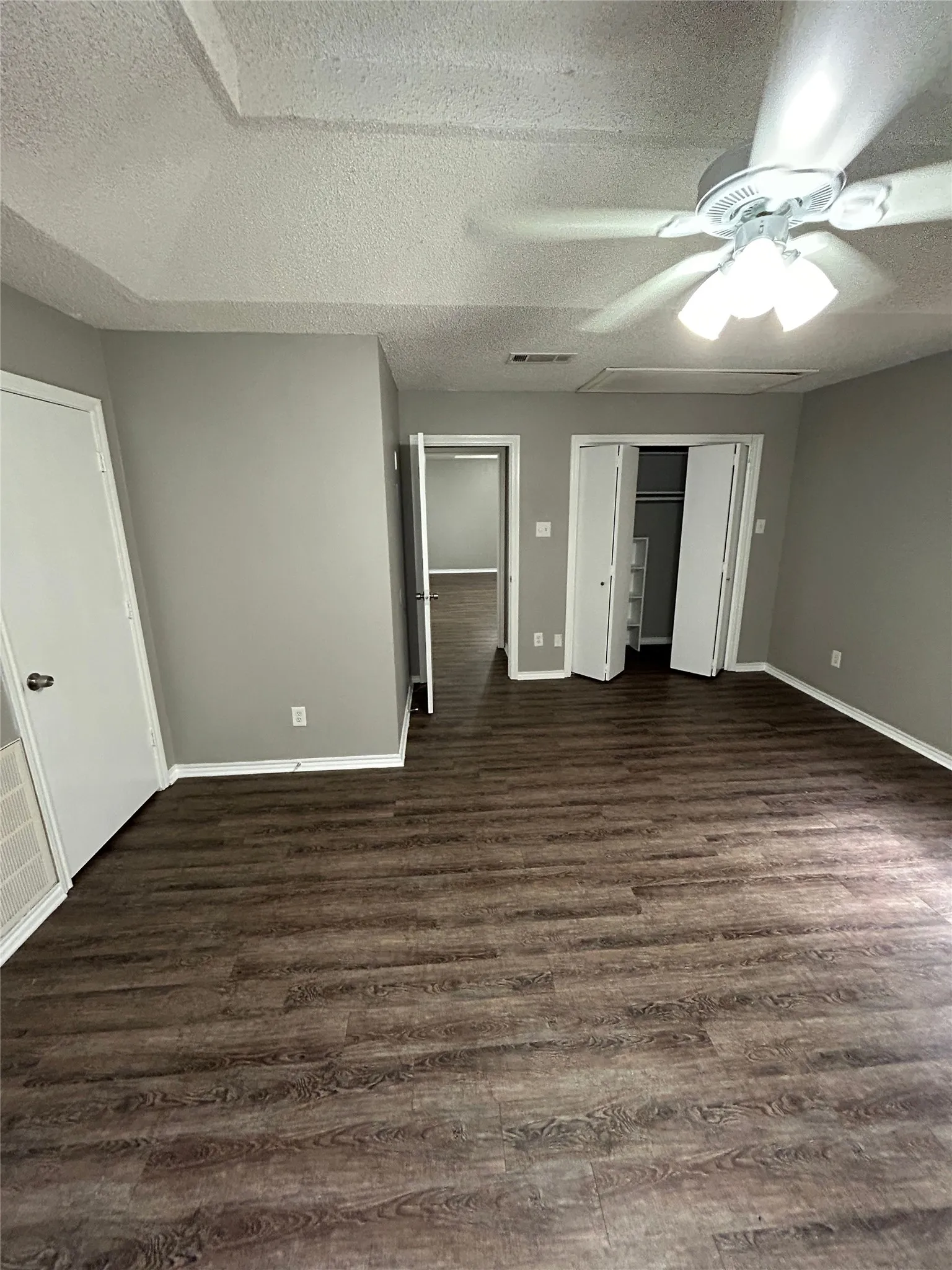 Duplex For Rent in Tarrant County , 404 Jordan Lane, Arlington, Texas 76012, 0, 1 Bathroom, Garage spaces, 989 Sqft, built in 1980, mls#21353130, Real Estate Agent in Arlington, Homes For Rent in Tarrant county, Homes For Rent in Arlington, Realtor in Arlington Texas, Real Estate Brokerage Independent Realty Texas, Luminita Cordes Realtor