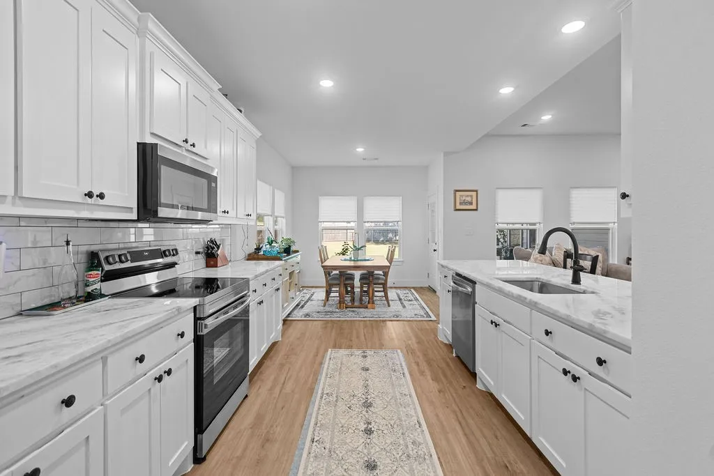 Single Family Residence For Sale in Grayson County , 201 W South Street, Whitesboro, Texas 76273, 3 Bedroom, 2 Bathroom, 2 Garage spaces, 1,618 Sqft, built in 2023, mls#21353108, Real Estate Agent in Whitesboro, Homes For Sale in Grayson county, Homes For Sale in Whitesboro, Realtor in Whitesboro Texas, Real Estate Brokerage Independent Realty Texas, Luminita Cordes Realtor
