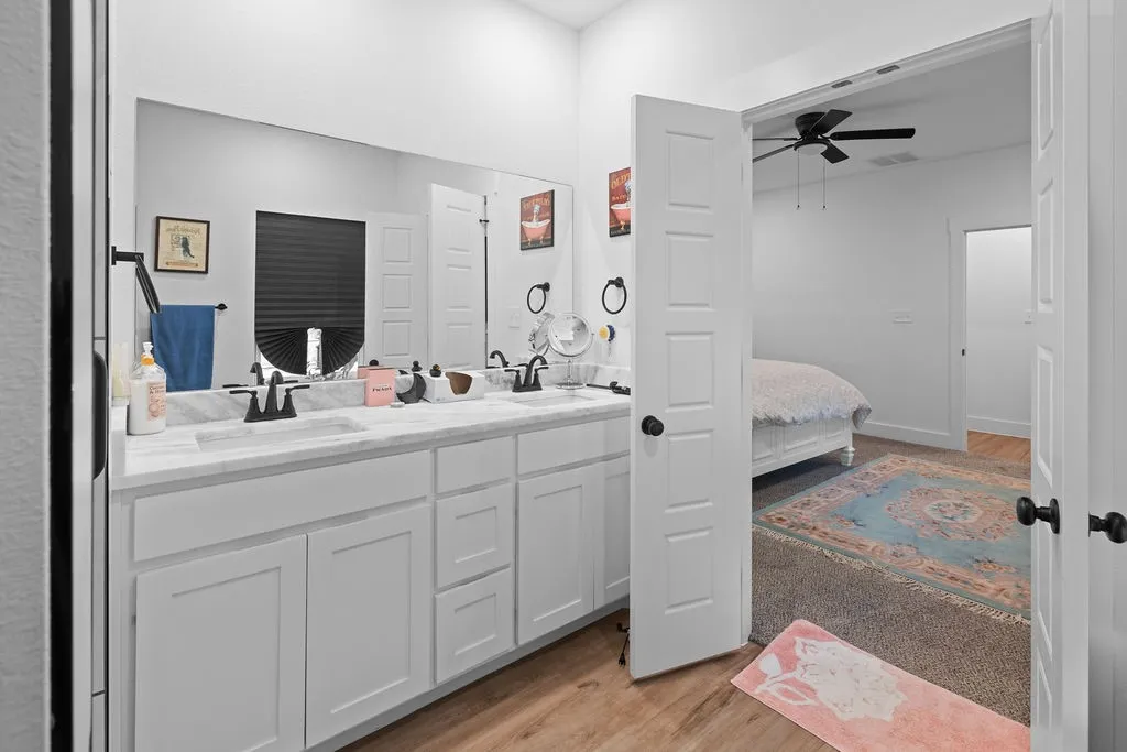 Single Family Residence For Sale in Grayson County , 201 W South Street, Whitesboro, Texas 76273, 3 Bedroom, 2 Bathroom, 2 Garage spaces, 1,618 Sqft, built in 2023, mls#21353108, Real Estate Agent in Whitesboro, Homes For Sale in Grayson county, Homes For Sale in Whitesboro, Realtor in Whitesboro Texas, Real Estate Brokerage Independent Realty Texas, Luminita Cordes Realtor