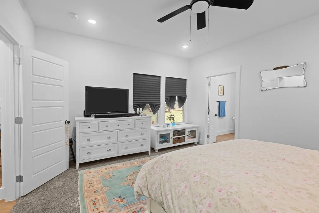 Single Family Residence For Sale in Grayson County , 201 W South Street, Whitesboro, Texas 76273, 3 Bedroom, 2 Bathroom, 2 Garage spaces, 1,618 Sqft, built in 2023, mls#21353108, Real Estate Agent in Whitesboro, Homes For Sale in Grayson county, Homes For Sale in Whitesboro, Realtor in Whitesboro Texas, Real Estate Brokerage Independent Realty Texas, Luminita Cordes Realtor
