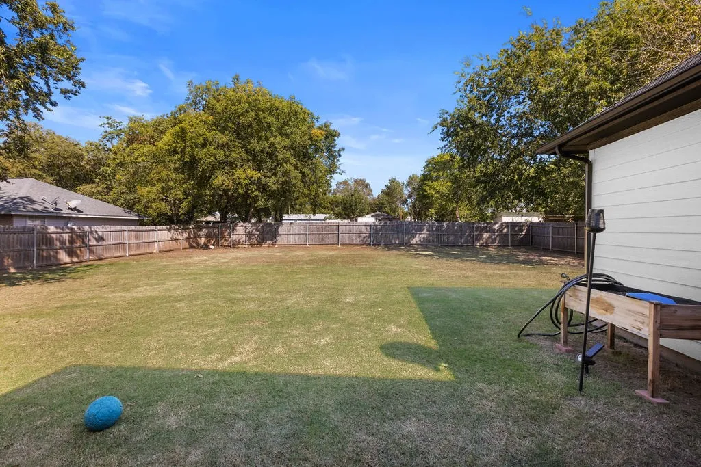 Single Family Residence For Sale in Grayson County , 201 W South Street, Whitesboro, Texas 76273, 3 Bedroom, 2 Bathroom, 2 Garage spaces, 1,618 Sqft, built in 2023, mls#21353108, Real Estate Agent in Whitesboro, Homes For Sale in Grayson county, Homes For Sale in Whitesboro, Realtor in Whitesboro Texas, Real Estate Brokerage Independent Realty Texas, Luminita Cordes Realtor