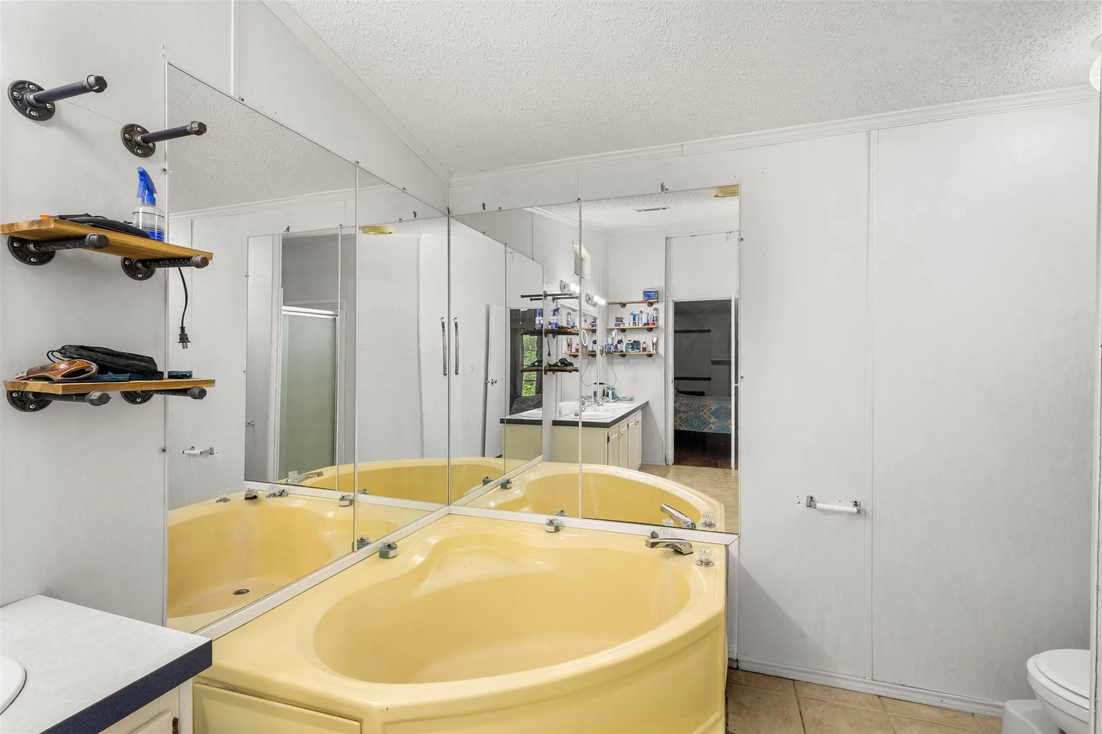 Mobile Home For Sale in Johnson County , 7821 Fm 3136, Alvarado, Texas 76009, 3 Bedroom, 2 Bathroom, Garage spaces, 1,420 Sqft, built in 1999, mls#21332661, Real Estate Agent in Alvarado, Homes For Sale in Johnson county, Homes For Sale in Alvarado, Realtor in Alvarado Texas, Real Estate Brokerage Independent Realty Texas, Luminita Cordes Realtor
