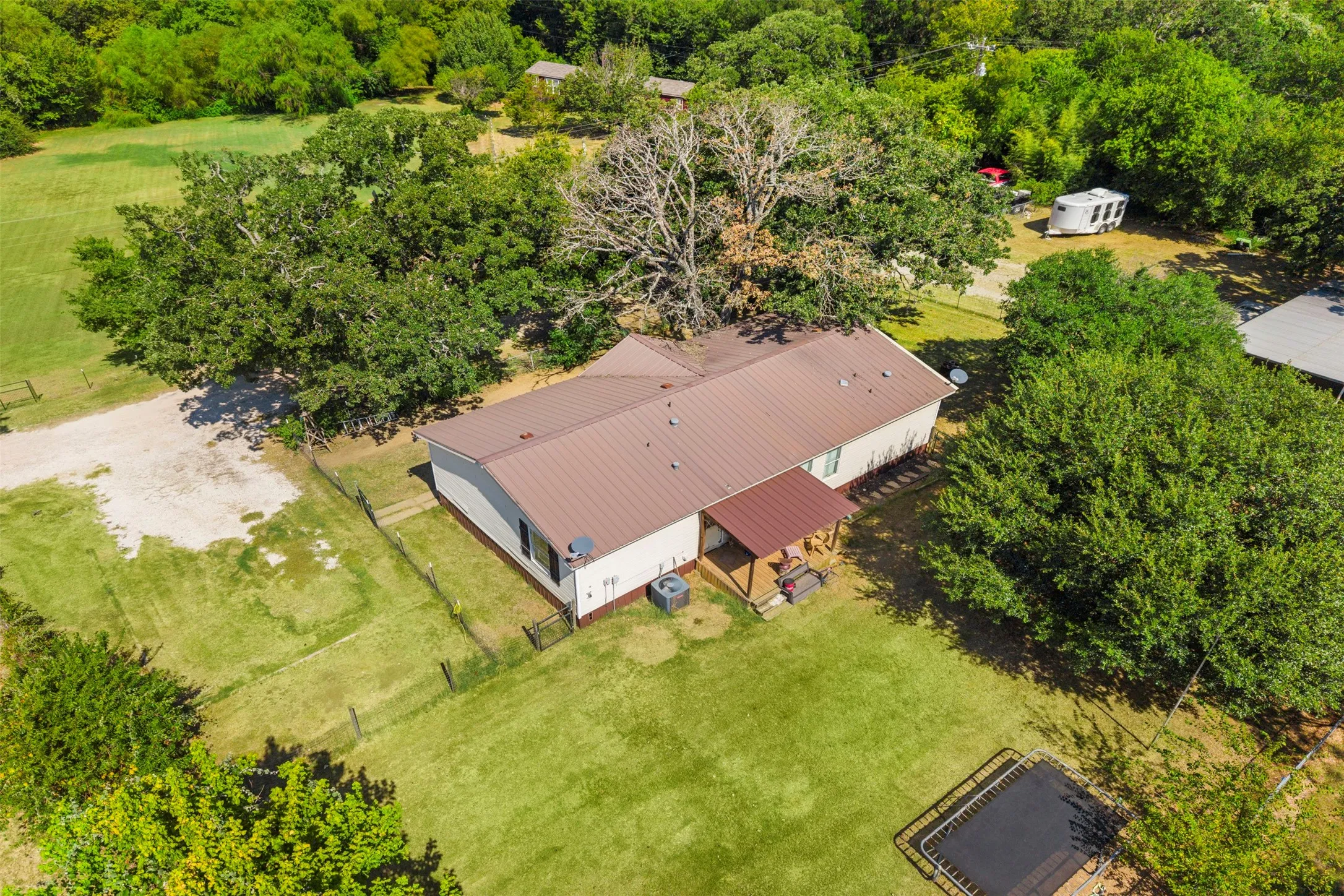 Mobile Home For Sale in Johnson County , 7821 Fm 3136, Alvarado, Texas 76009, 3 Bedroom, 2 Bathroom, Garage spaces, 1,420 Sqft, built in 1999, mls#21332661, Real Estate Agent in Alvarado, Homes For Sale in Johnson county, Homes For Sale in Alvarado, Realtor in Alvarado Texas, Real Estate Brokerage Independent Realty Texas, Luminita Cordes Realtor
