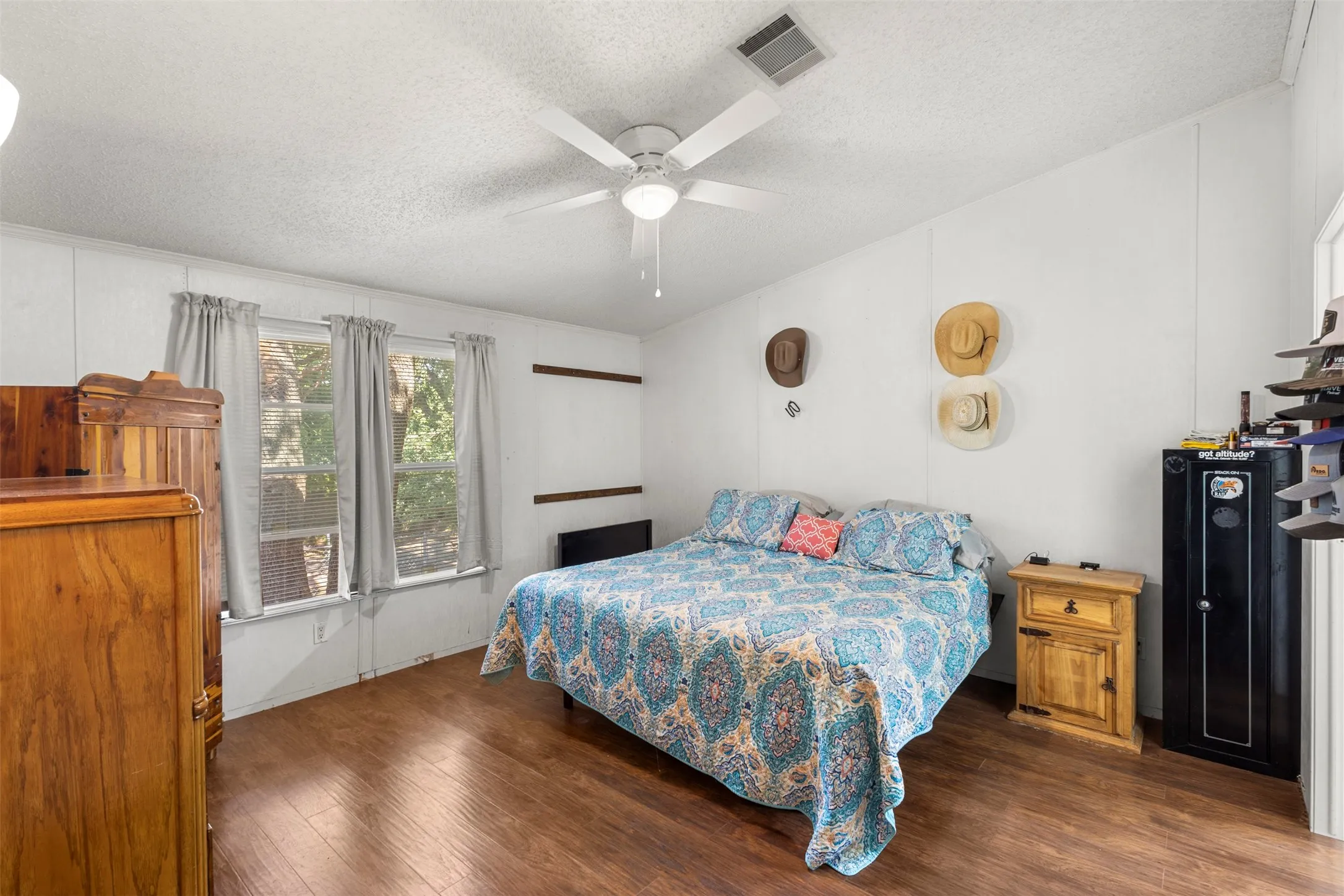 Mobile Home For Sale in Johnson County , 7821 Fm 3136, Alvarado, Texas 76009, 3 Bedroom, 2 Bathroom, Garage spaces, 1,420 Sqft, built in 1999, mls#21332661, Real Estate Agent in Alvarado, Homes For Sale in Johnson county, Homes For Sale in Alvarado, Realtor in Alvarado Texas, Real Estate Brokerage Independent Realty Texas, Luminita Cordes Realtor