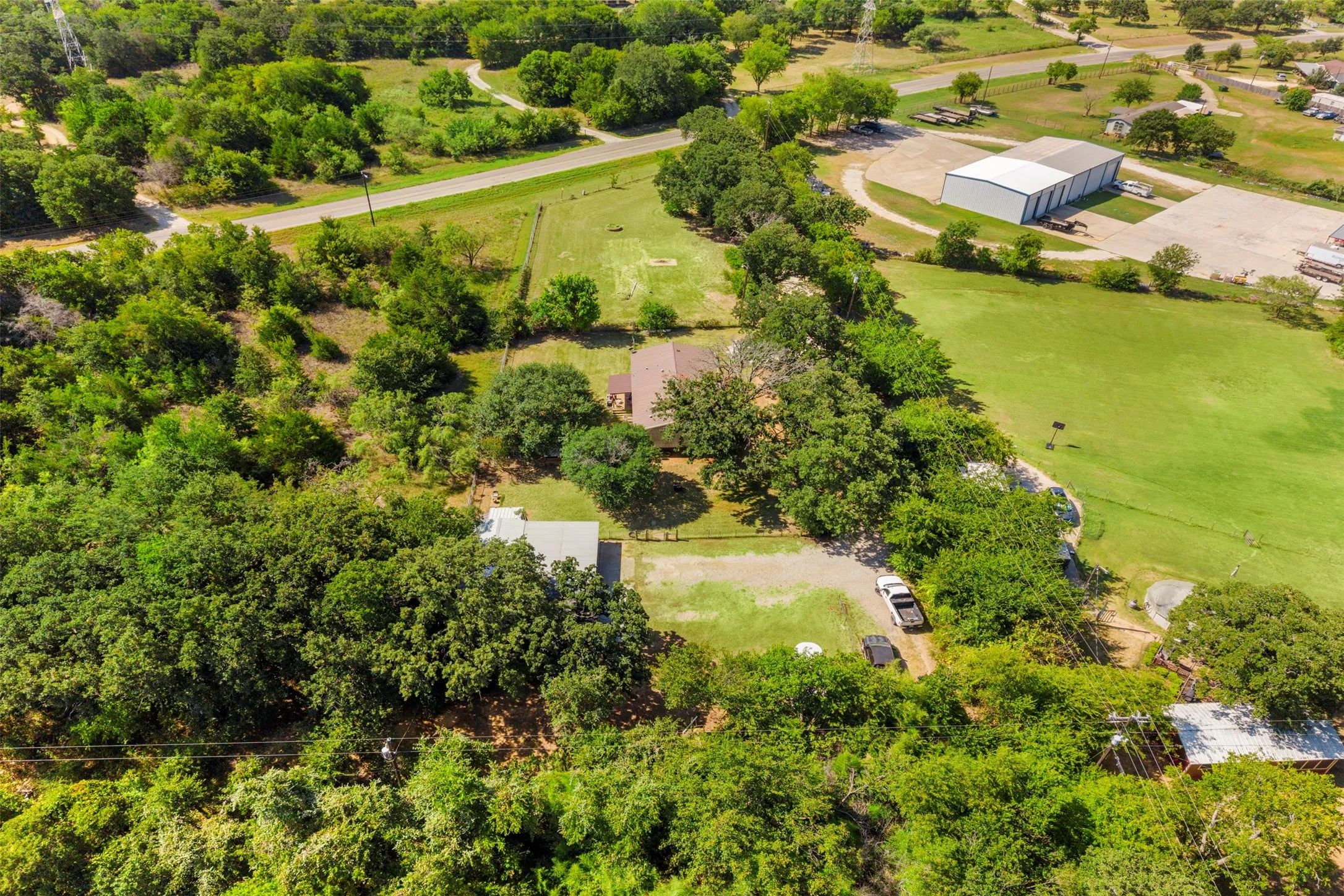 Mobile Home For Sale in Johnson County , 7821 Fm 3136, Alvarado, Texas 76009, 3 Bedroom, 2 Bathroom, Garage spaces, 1,420 Sqft, built in 1999, mls#21332661, Real Estate Agent in Alvarado, Homes For Sale in Johnson county, Homes For Sale in Alvarado, Realtor in Alvarado Texas, Real Estate Brokerage Independent Realty Texas, Luminita Cordes Realtor