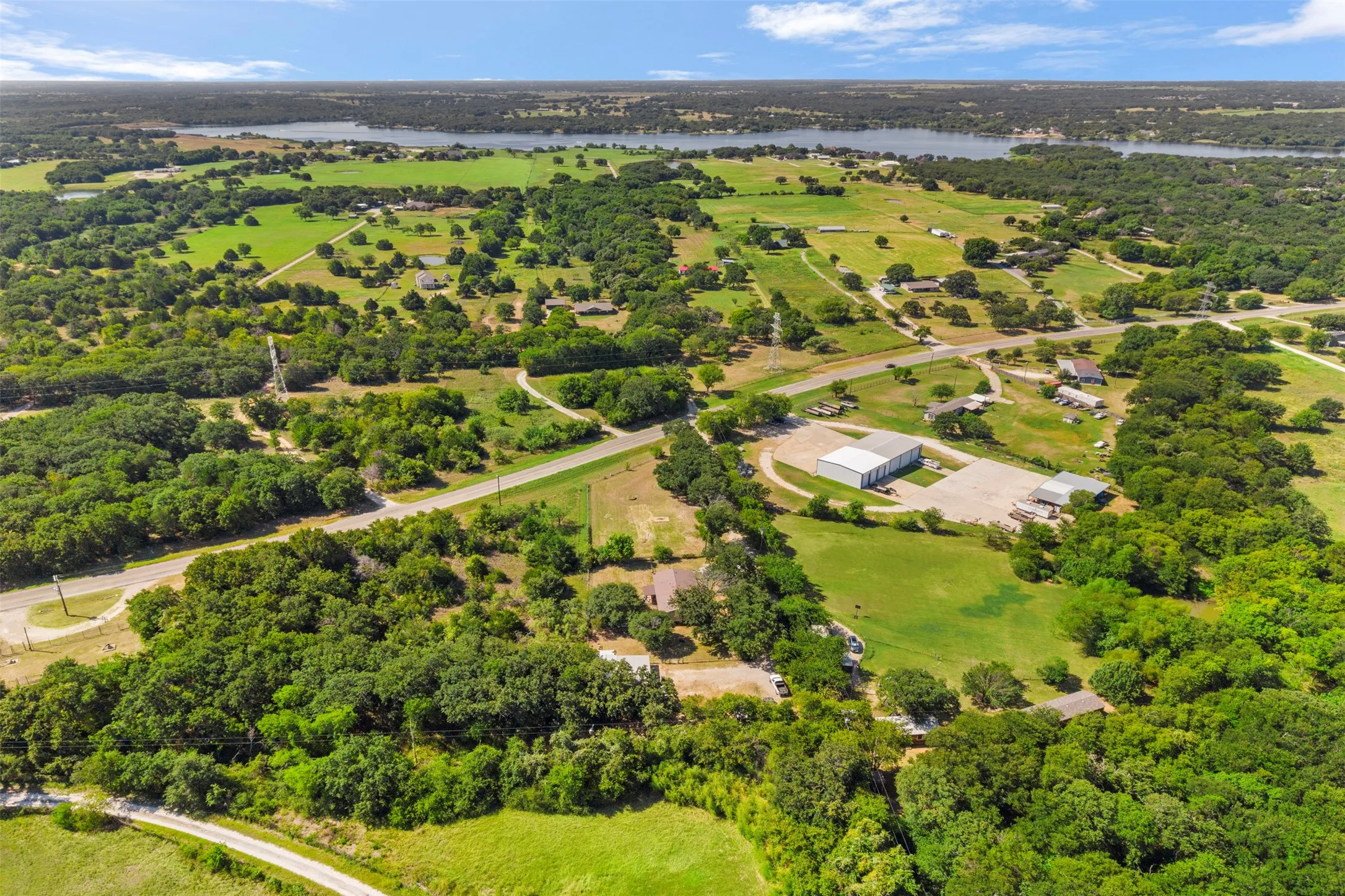 Mobile Home For Sale in Johnson County , 7821 Fm 3136, Alvarado, Texas 76009, 3 Bedroom, 2 Bathroom, Garage spaces, 1,420 Sqft, built in 1999, mls#21332661, Real Estate Agent in Alvarado, Homes For Sale in Johnson county, Homes For Sale in Alvarado, Realtor in Alvarado Texas, Real Estate Brokerage Independent Realty Texas, Luminita Cordes Realtor