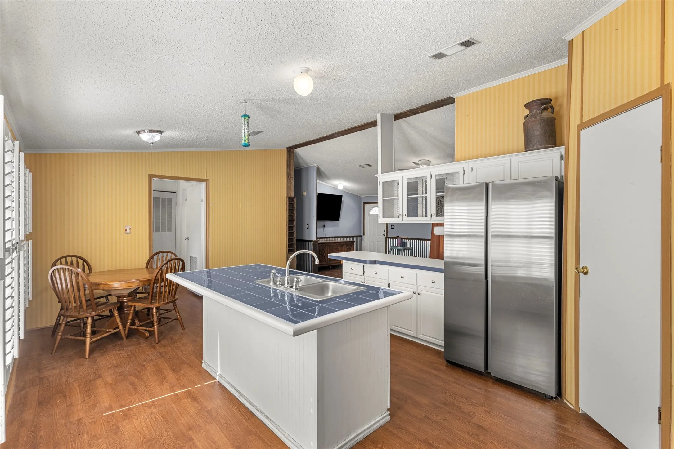 Mobile Home For Sale in Johnson County , 7821 Fm 3136, Alvarado, Texas 76009, 3 Bedroom, 2 Bathroom, Garage spaces, 1,420 Sqft, built in 1999, mls#21332661, Real Estate Agent in Alvarado, Homes For Sale in Johnson county, Homes For Sale in Alvarado, Realtor in Alvarado Texas, Real Estate Brokerage Independent Realty Texas, Luminita Cordes Realtor