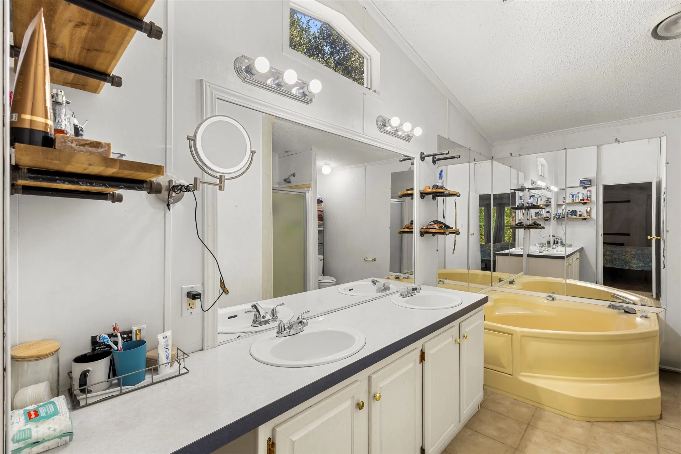 Mobile Home For Sale in Johnson County , 7821 Fm 3136, Alvarado, Texas 76009, 3 Bedroom, 2 Bathroom, Garage spaces, 1,420 Sqft, built in 1999, mls#21332661, Real Estate Agent in Alvarado, Homes For Sale in Johnson county, Homes For Sale in Alvarado, Realtor in Alvarado Texas, Real Estate Brokerage Independent Realty Texas, Luminita Cordes Realtor