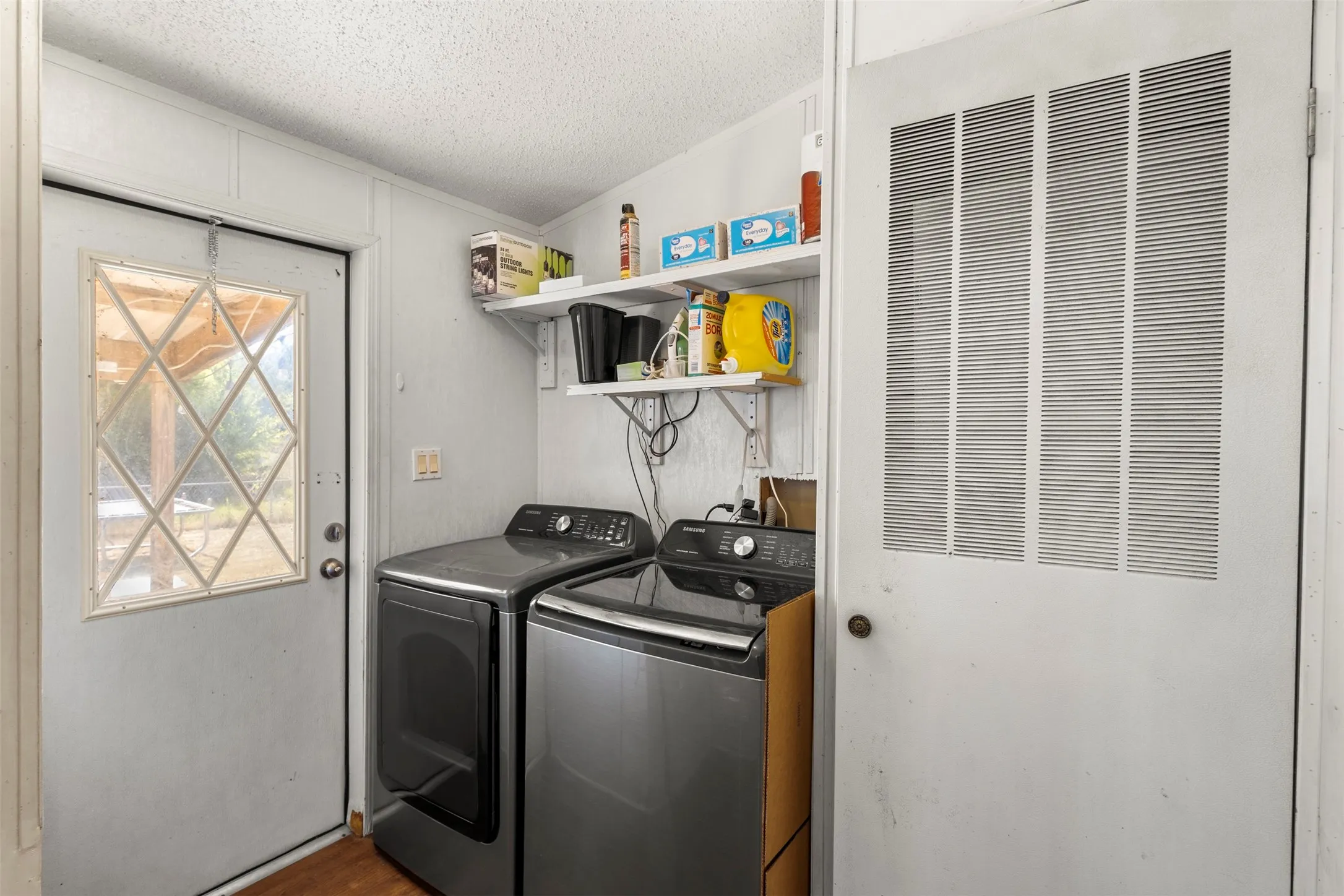Mobile Home For Sale in Johnson County , 7821 Fm 3136, Alvarado, Texas 76009, 3 Bedroom, 2 Bathroom, Garage spaces, 1,420 Sqft, built in 1999, mls#21332661, Real Estate Agent in Alvarado, Homes For Sale in Johnson county, Homes For Sale in Alvarado, Realtor in Alvarado Texas, Real Estate Brokerage Independent Realty Texas, Luminita Cordes Realtor
