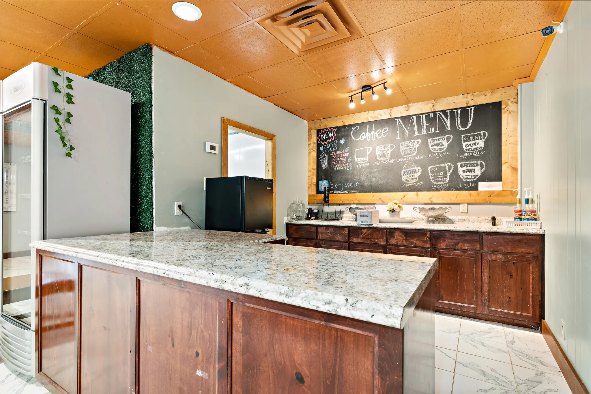 Business For Rent in Hill County , 200 N San Jacinto Street B, Whitney, Texas 76692, 0, 0, Garage spaces, 0 Sqft, built in 0, Price $1,500, mls#21351943, Real Estate Agent in Whitney, Homes For Rent in Hill county, Homes For Rent in Whitney, Realtor in Whitney Texas, Real Estate Brokerage Independent Realty Texas, Luminita Cordes Realtor