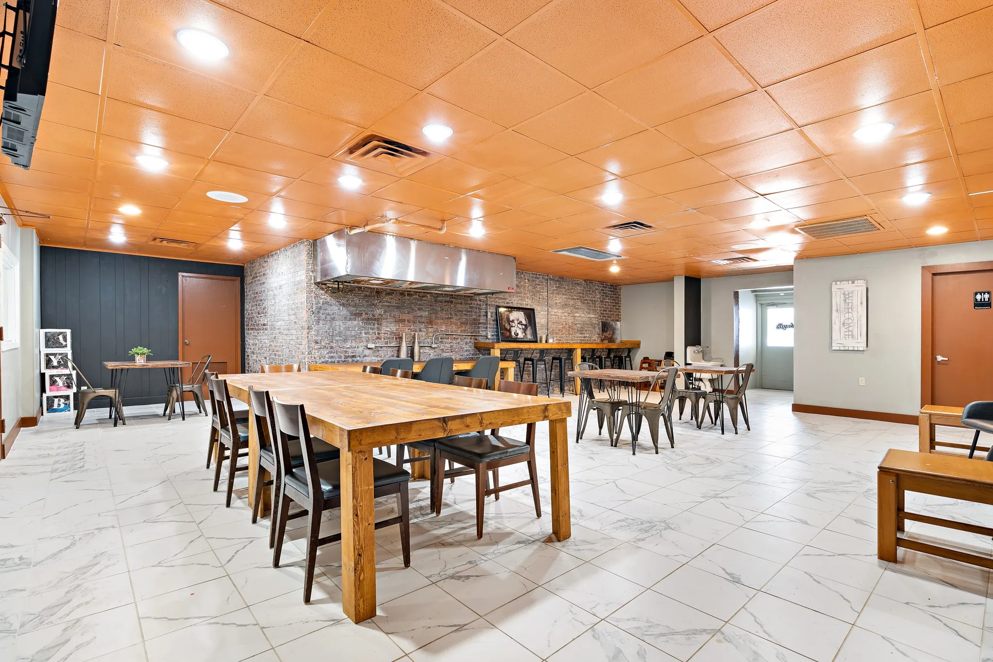 Business For Rent in Hill County , 200 N San Jacinto Street B, Whitney, Texas 76692, 0, 0, Garage spaces, 0 Sqft, built in 0, Price $1,500, mls#21351943, Real Estate Agent in Whitney, Homes For Rent in Hill county, Homes For Rent in Whitney, Realtor in Whitney Texas, Real Estate Brokerage Independent Realty Texas, Luminita Cordes Realtor