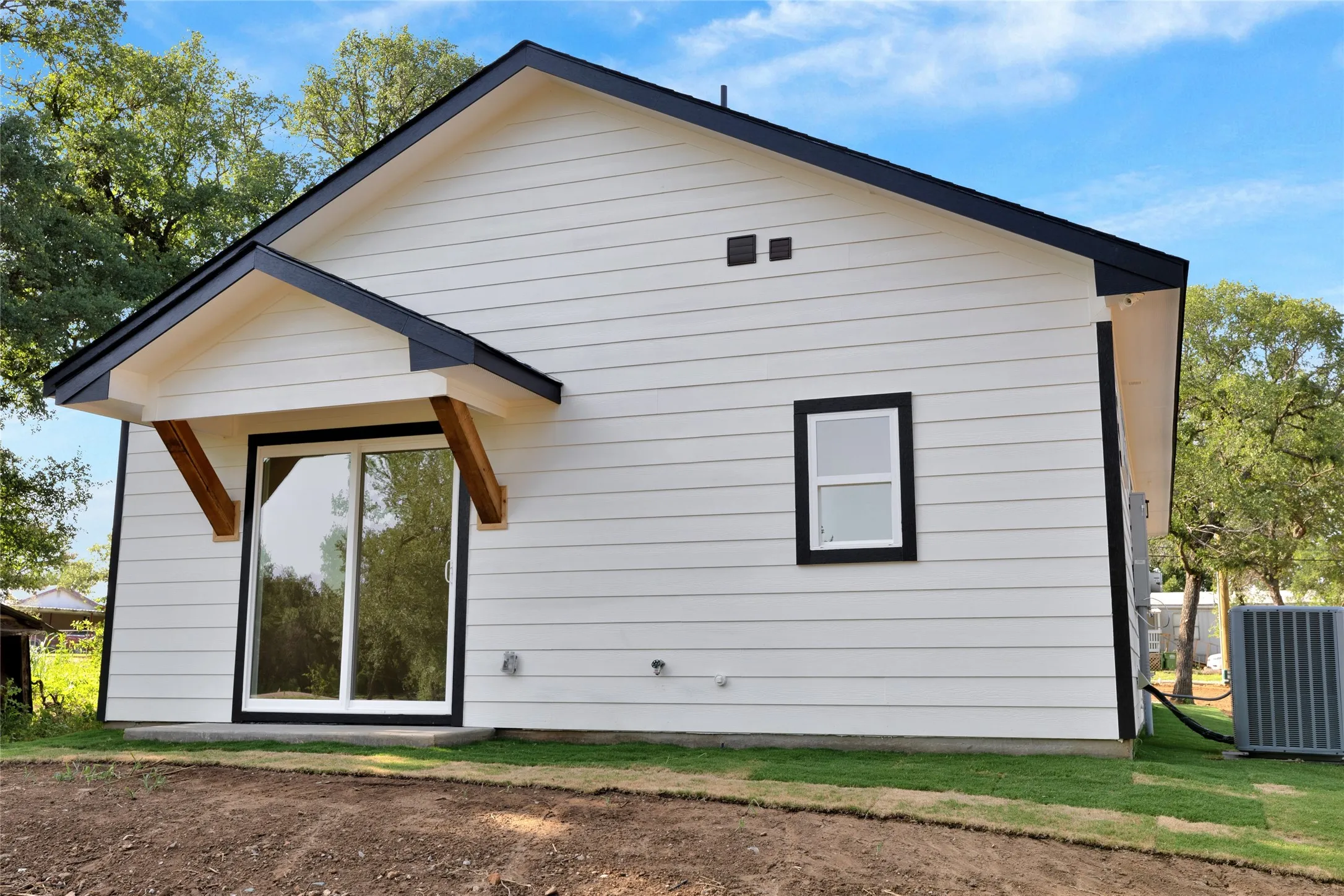 Single Family Residence For Sale in Palo Pinto County , 811 SW 28th Street, Mineral Wells, Texas 76067, 3 Bedroom, 2 Bathroom, Garage spaces, 1,120 Sqft, built in 2026, Price $209,999, mls#21353088, Real Estate Agent in Mineral Wells, Homes For Sale in Palo Pinto county, Homes For Sale in Mineral Wells, Realtor in Mineral Wells Texas, Real Estate Brokerage Independent Realty Texas, Luminita Cordes Realtor