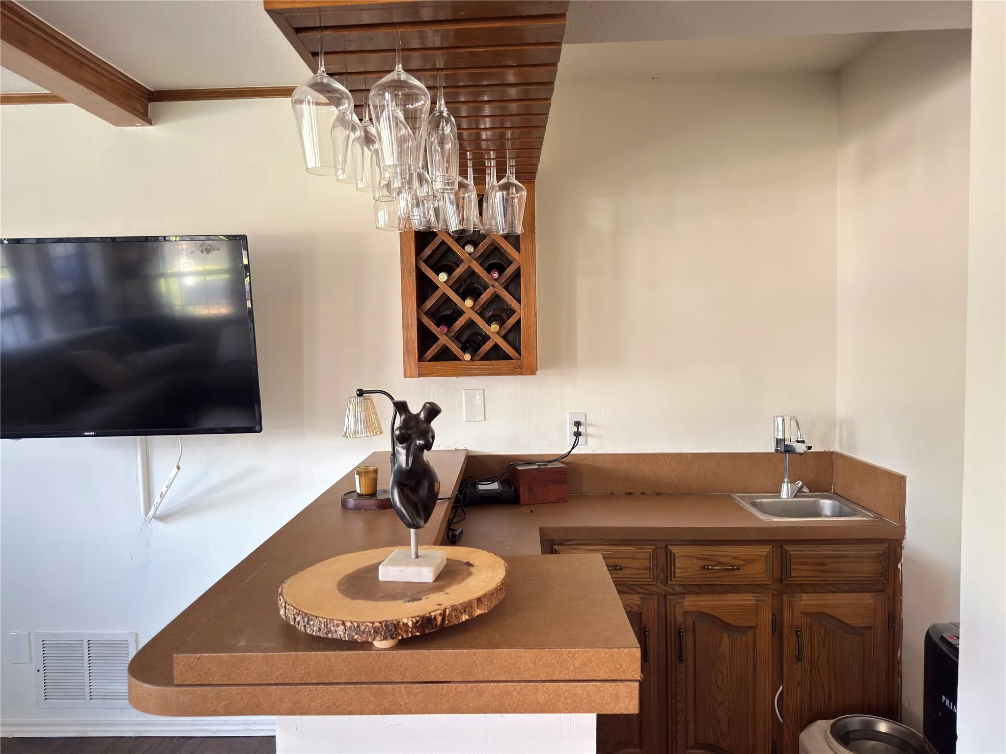 Wet bar with wine storage, ideal for entertaining