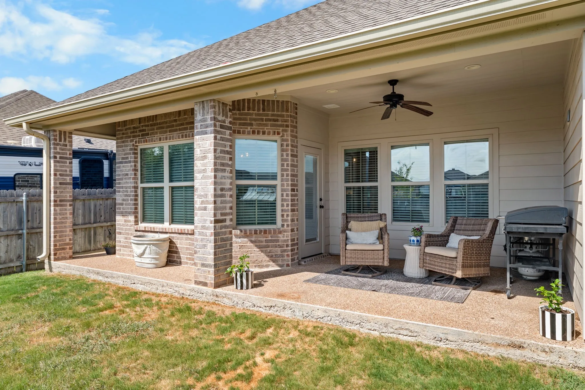 Single Family Residence For Sale in Mc Lennan County , 717 Wintergreen Drive, Hewitt, Texas 76643, 4 Bedroom, 2 Bathroom, 2 Garage spaces, 2,325 Sqft, built in 2020, mls#21352846, Real Estate Agent in Hewitt, Homes For Sale in Mc Lennan county, Homes For Sale in Hewitt, Realtor in Hewitt Texas, Real Estate Brokerage Independent Realty Texas, Luminita Cordes Realtor