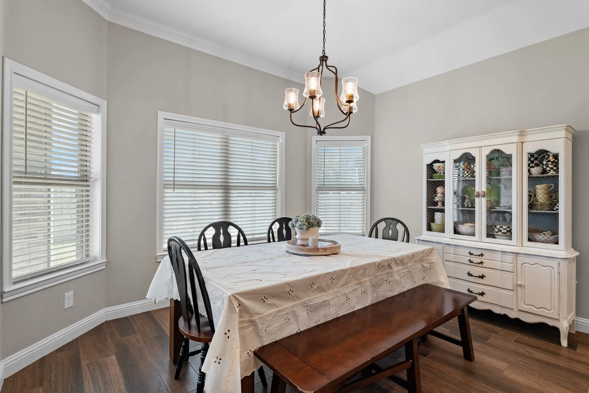 Single Family Residence For Sale in Mc Lennan County , 717 Wintergreen Drive, Hewitt, Texas 76643, 4 Bedroom, 2 Bathroom, 2 Garage spaces, 2,325 Sqft, built in 2020, mls#21352846, Real Estate Agent in Hewitt, Homes For Sale in Mc Lennan county, Homes For Sale in Hewitt, Realtor in Hewitt Texas, Real Estate Brokerage Independent Realty Texas, Luminita Cordes Realtor