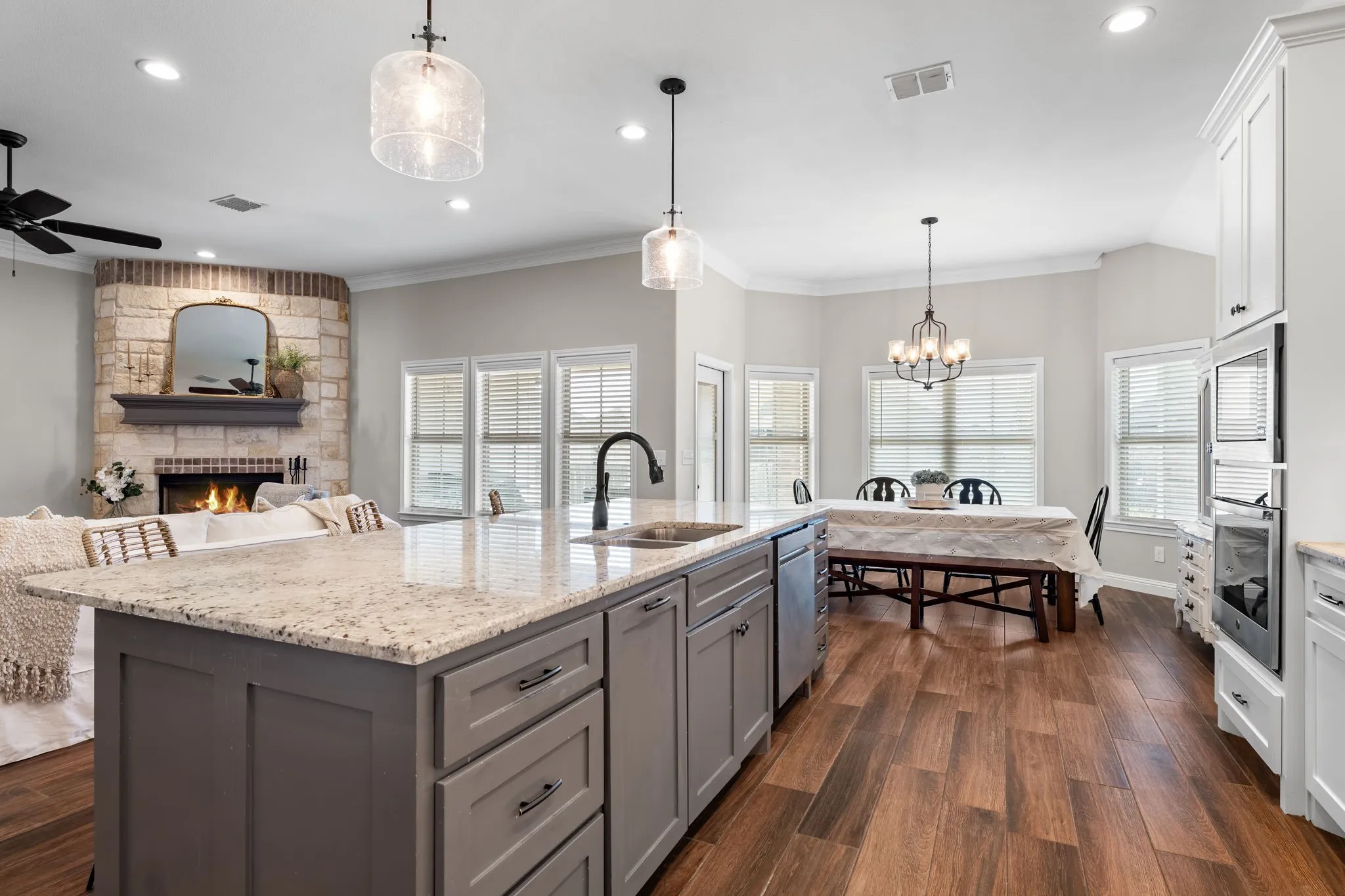 Single Family Residence For Sale in Mc Lennan County , 717 Wintergreen Drive, Hewitt, Texas 76643, 4 Bedroom, 2 Bathroom, 2 Garage spaces, 2,325 Sqft, built in 2020, mls#21352846, Real Estate Agent in Hewitt, Homes For Sale in Mc Lennan county, Homes For Sale in Hewitt, Realtor in Hewitt Texas, Real Estate Brokerage Independent Realty Texas, Luminita Cordes Realtor