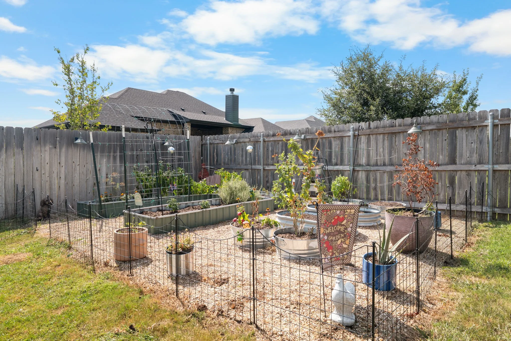 Single Family Residence For Sale in Mc Lennan County , 717 Wintergreen Drive, Hewitt, Texas 76643, 4 Bedroom, 2 Bathroom, 2 Garage spaces, 2,325 Sqft, built in 2020, mls#21352846, Real Estate Agent in Hewitt, Homes For Sale in Mc Lennan county, Homes For Sale in Hewitt, Realtor in Hewitt Texas, Real Estate Brokerage Independent Realty Texas, Luminita Cordes Realtor
