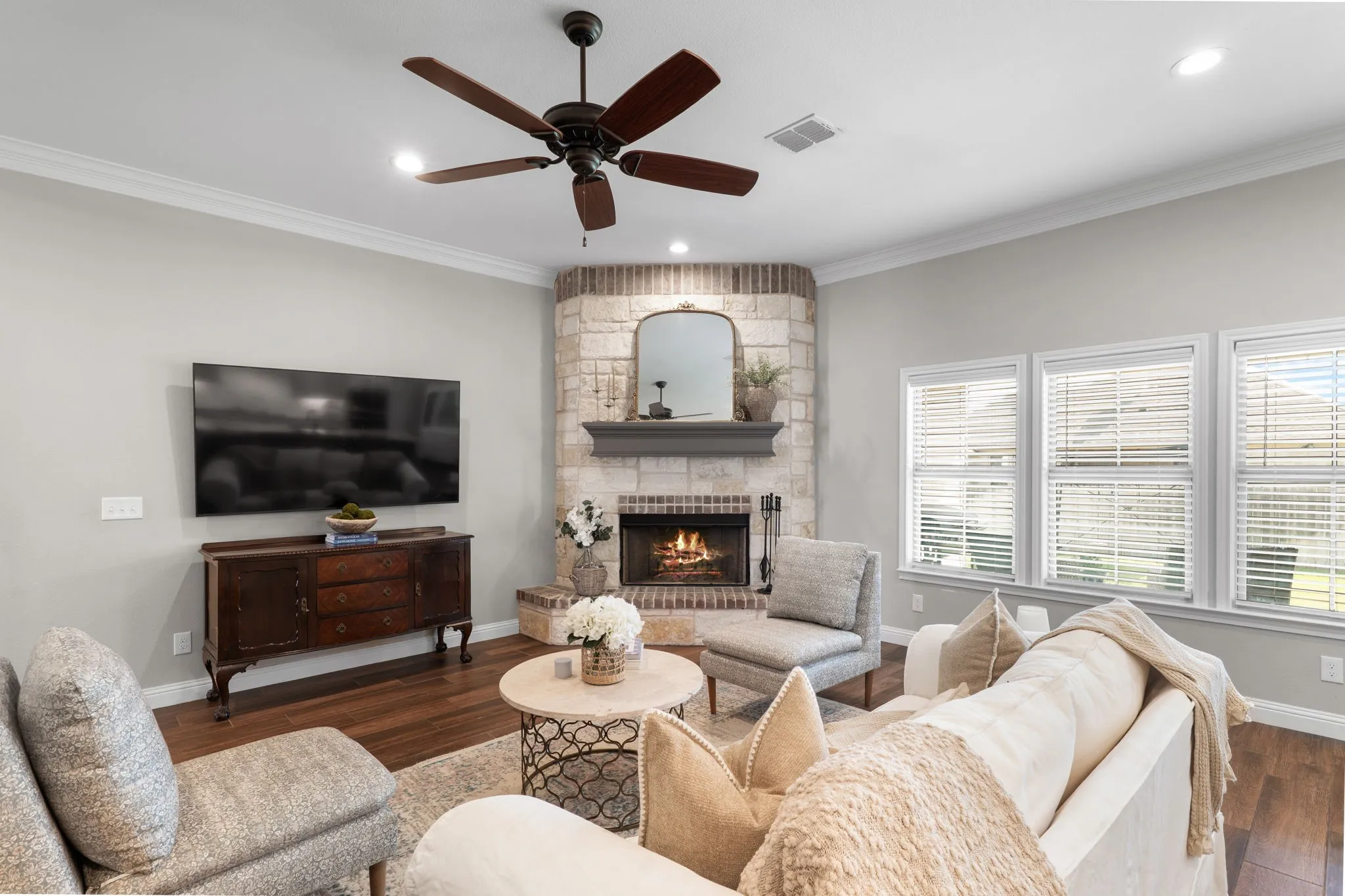 Single Family Residence For Sale in Mc Lennan County , 717 Wintergreen Drive, Hewitt, Texas 76643, 4 Bedroom, 2 Bathroom, 2 Garage spaces, 2,325 Sqft, built in 2020, mls#21352846, Real Estate Agent in Hewitt, Homes For Sale in Mc Lennan county, Homes For Sale in Hewitt, Realtor in Hewitt Texas, Real Estate Brokerage Independent Realty Texas, Luminita Cordes Realtor