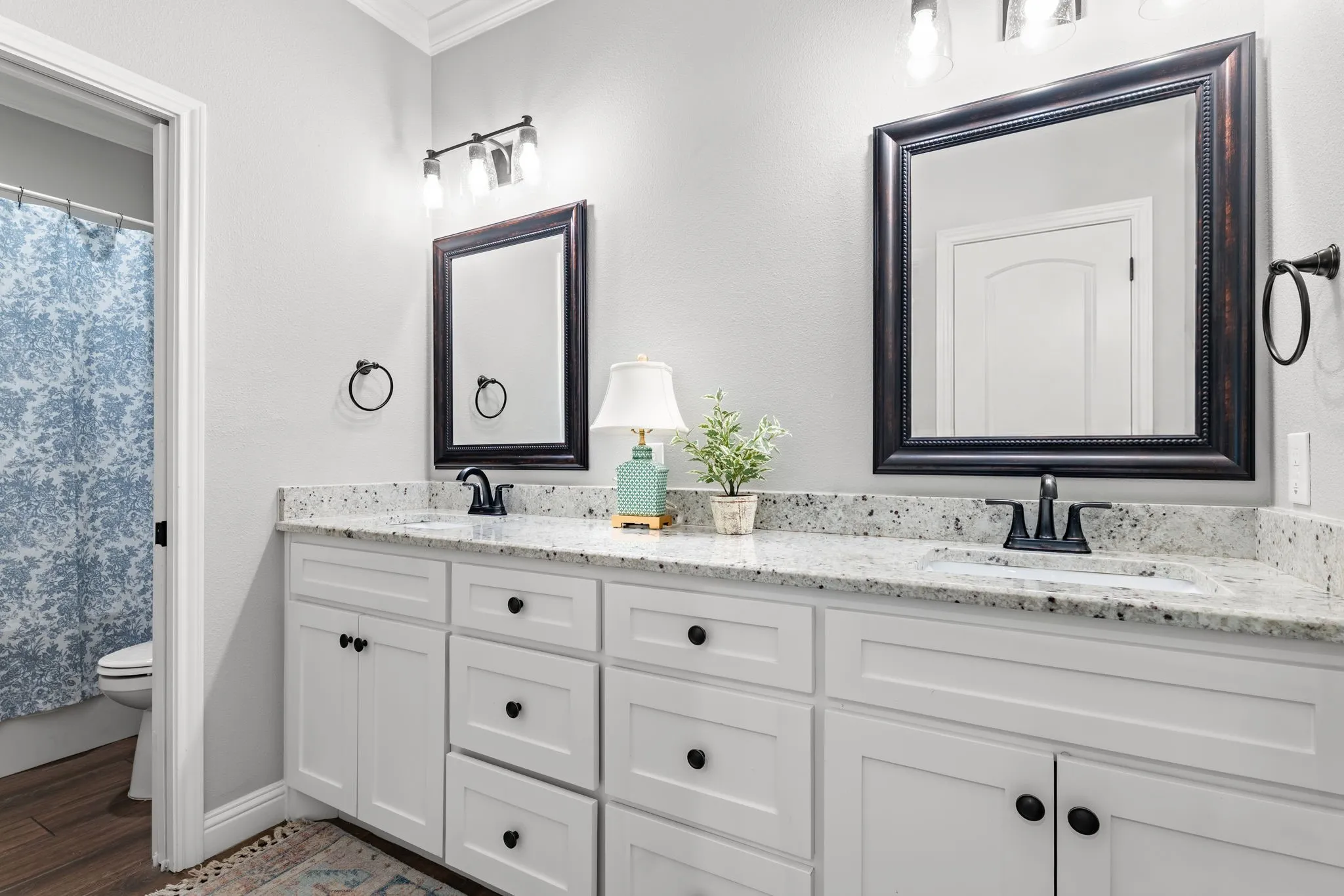 Single Family Residence For Sale in Mc Lennan County , 717 Wintergreen Drive, Hewitt, Texas 76643, 4 Bedroom, 2 Bathroom, 2 Garage spaces, 2,325 Sqft, built in 2020, mls#21352846, Real Estate Agent in Hewitt, Homes For Sale in Mc Lennan county, Homes For Sale in Hewitt, Realtor in Hewitt Texas, Real Estate Brokerage Independent Realty Texas, Luminita Cordes Realtor