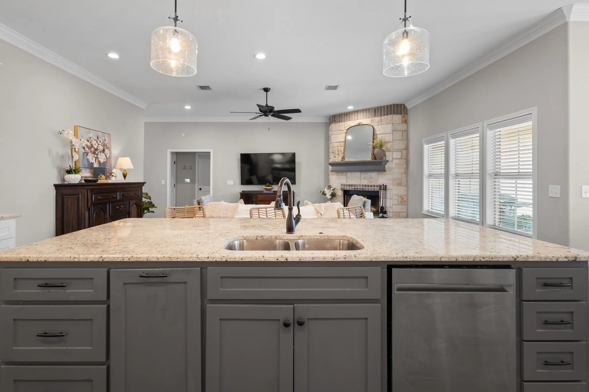 Single Family Residence For Sale in Mc Lennan County , 717 Wintergreen Drive, Hewitt, Texas 76643, 4 Bedroom, 2 Bathroom, 2 Garage spaces, 2,325 Sqft, built in 2020, mls#21352846, Real Estate Agent in Hewitt, Homes For Sale in Mc Lennan county, Homes For Sale in Hewitt, Realtor in Hewitt Texas, Real Estate Brokerage Independent Realty Texas, Luminita Cordes Realtor