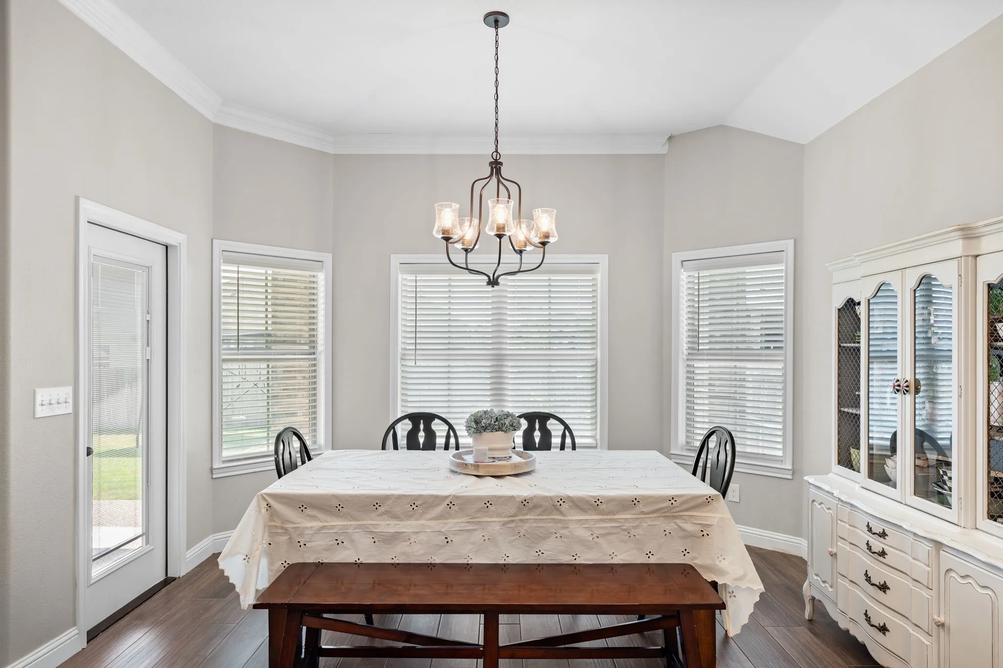 Single Family Residence For Sale in Mc Lennan County , 717 Wintergreen Drive, Hewitt, Texas 76643, 4 Bedroom, 2 Bathroom, 2 Garage spaces, 2,325 Sqft, built in 2020, mls#21352846, Real Estate Agent in Hewitt, Homes For Sale in Mc Lennan county, Homes For Sale in Hewitt, Realtor in Hewitt Texas, Real Estate Brokerage Independent Realty Texas, Luminita Cordes Realtor
