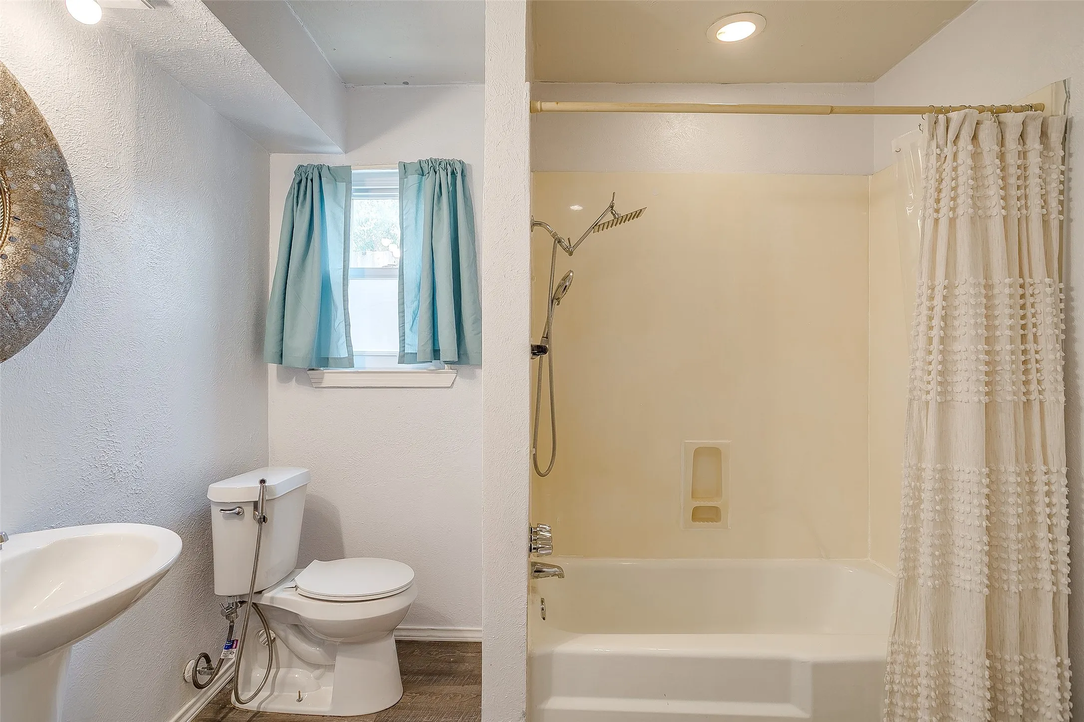 Single Family Residence For Sale in Dallas County , 2617 Magnolia Drive, Irving, Texas 75062, 4 Bedroom, 2 Bathroom, 2 Garage spaces, 2,318 Sqft, built in 1967, mls#21352412, Real Estate Agent in Irving, Homes For Sale in Dallas county, Homes For Sale in Irving, Realtor in Irving Texas, Real Estate Brokerage Independent Realty Texas, Luminita Cordes Realtor