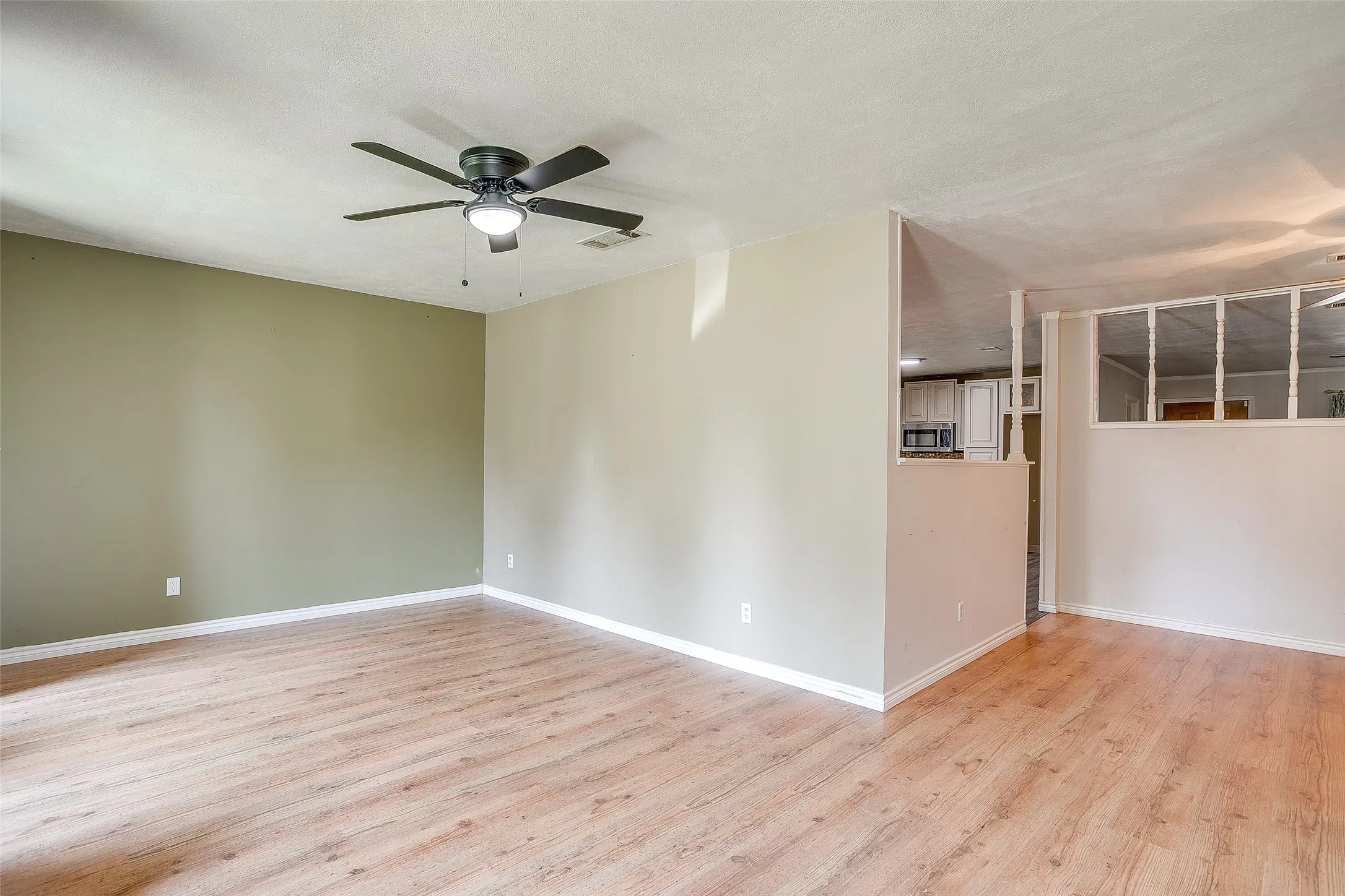 Single Family Residence For Sale in Dallas County , 2617 Magnolia Drive, Irving, Texas 75062, 4 Bedroom, 2 Bathroom, 2 Garage spaces, 2,318 Sqft, built in 1967, mls#21352412, Real Estate Agent in Irving, Homes For Sale in Dallas county, Homes For Sale in Irving, Realtor in Irving Texas, Real Estate Brokerage Independent Realty Texas, Luminita Cordes Realtor