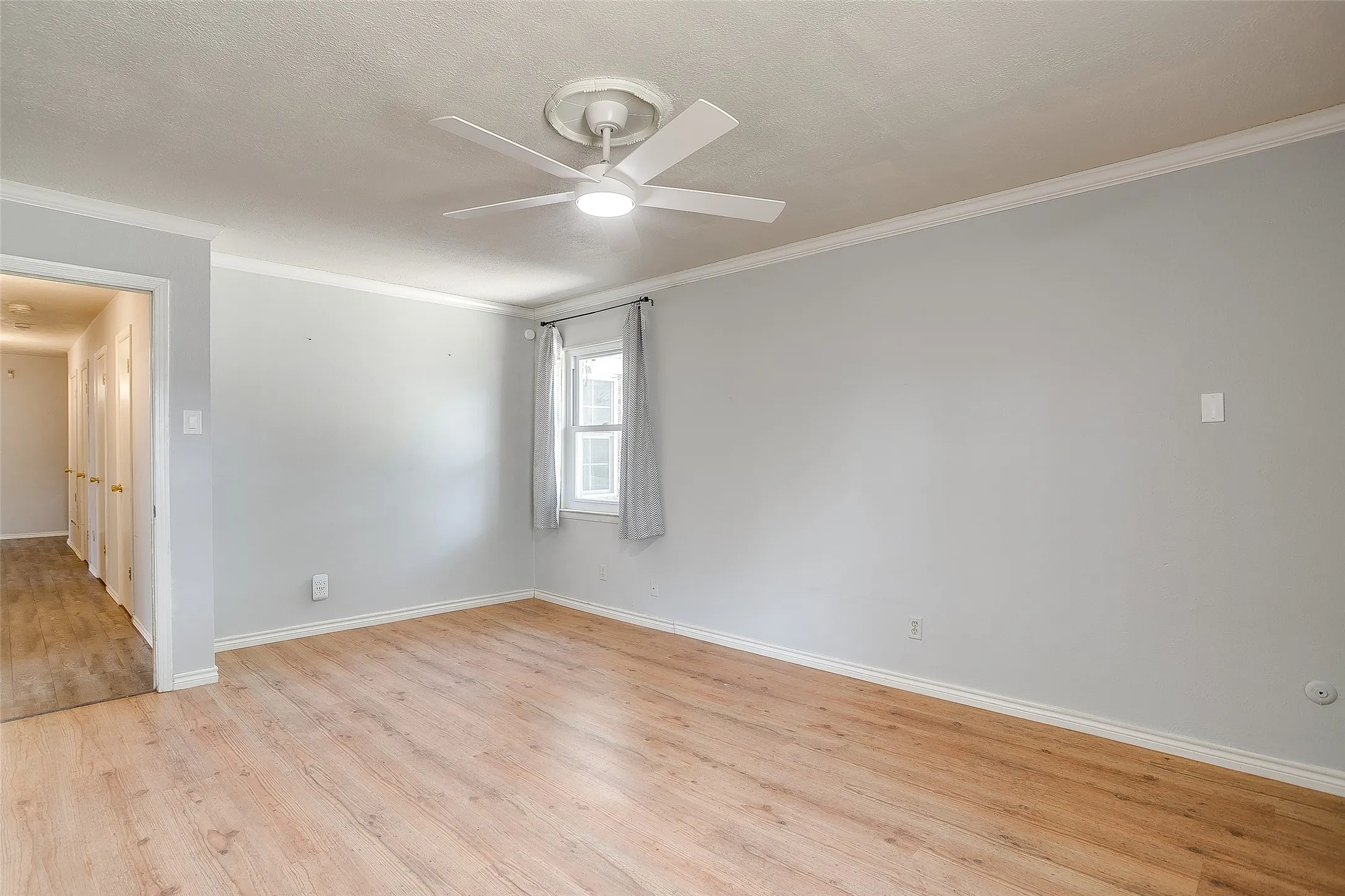 Single Family Residence For Sale in Dallas County , 2617 Magnolia Drive, Irving, Texas 75062, 4 Bedroom, 2 Bathroom, 2 Garage spaces, 2,318 Sqft, built in 1967, mls#21352412, Real Estate Agent in Irving, Homes For Sale in Dallas county, Homes For Sale in Irving, Realtor in Irving Texas, Real Estate Brokerage Independent Realty Texas, Luminita Cordes Realtor